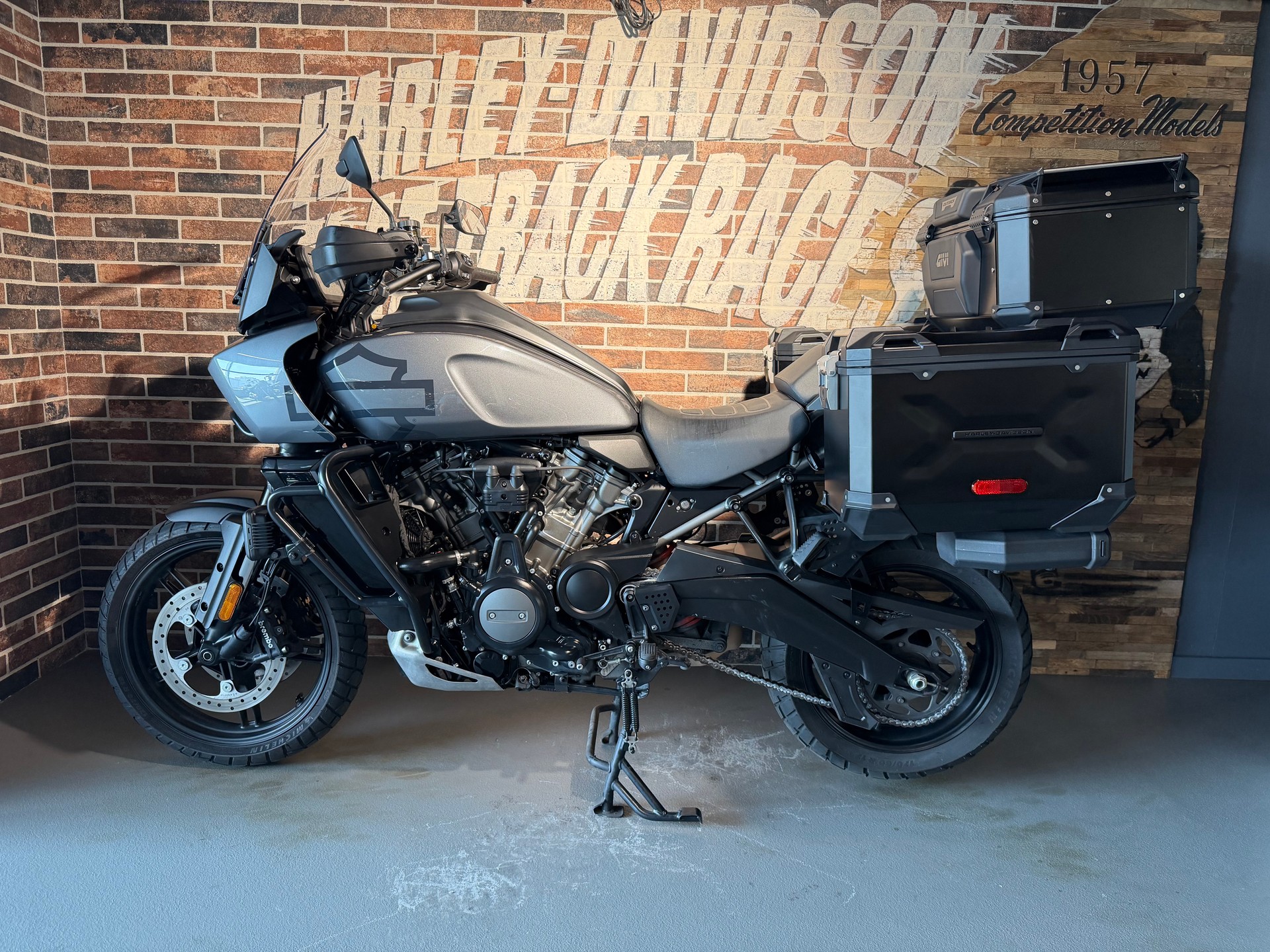 HARLEY-DAVIDSON RA Pan America 1250 Special-showroom-element-1