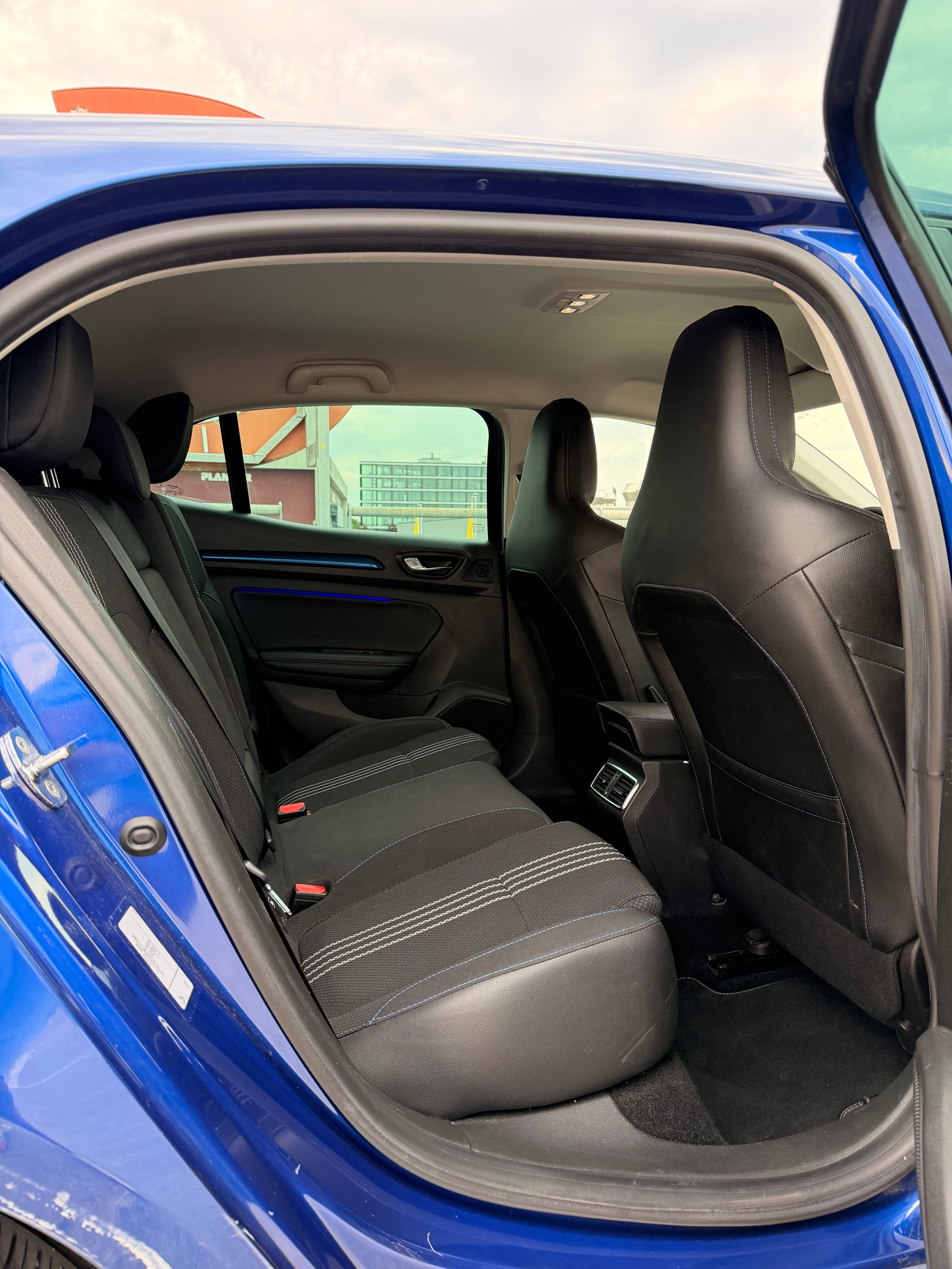 RENAULT Mégane 1.2 16V Turbo GT Line EDC-image-12