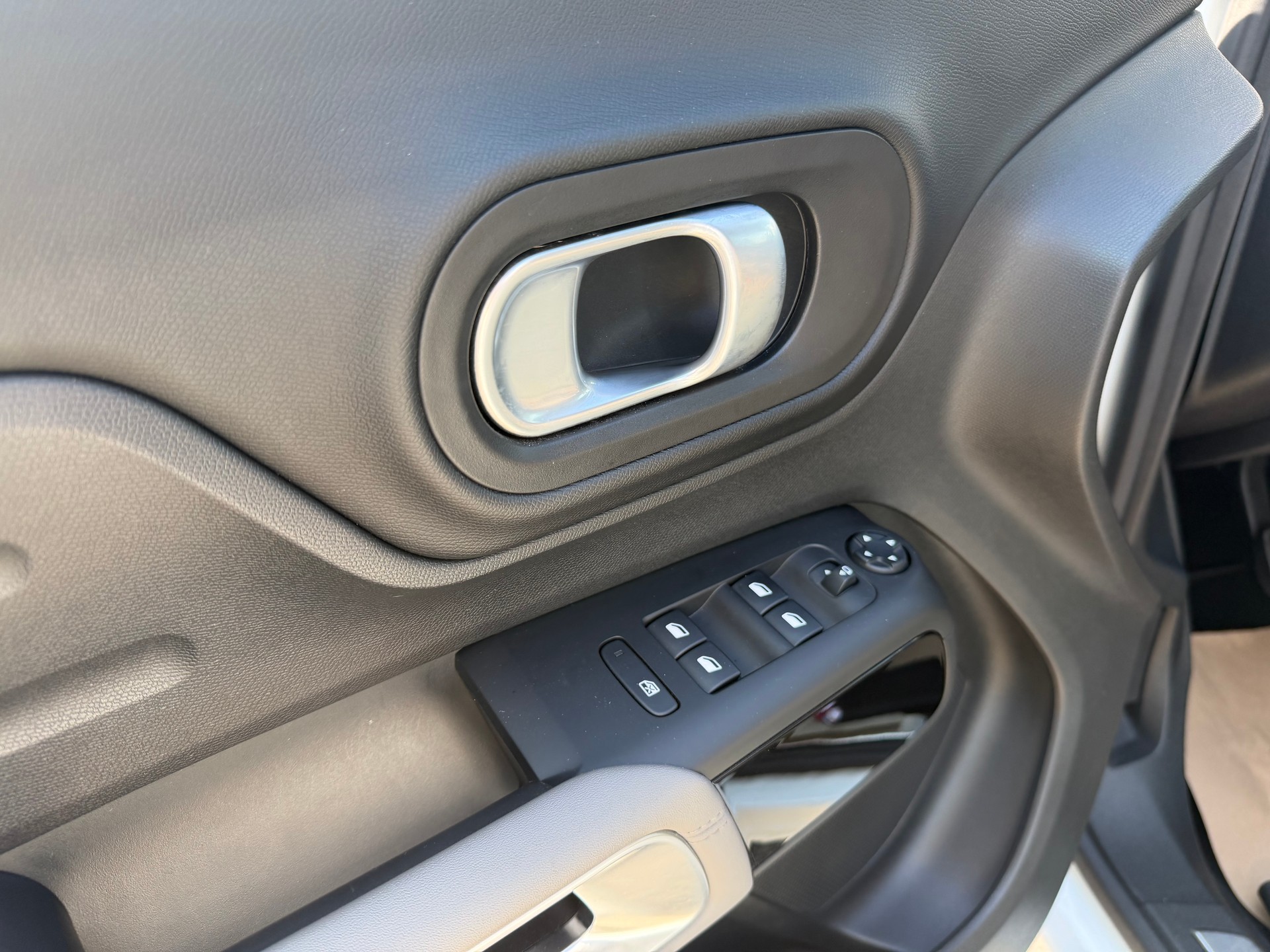 CITROEN C5 Aircross 1.2i PureTech Feel-image-8