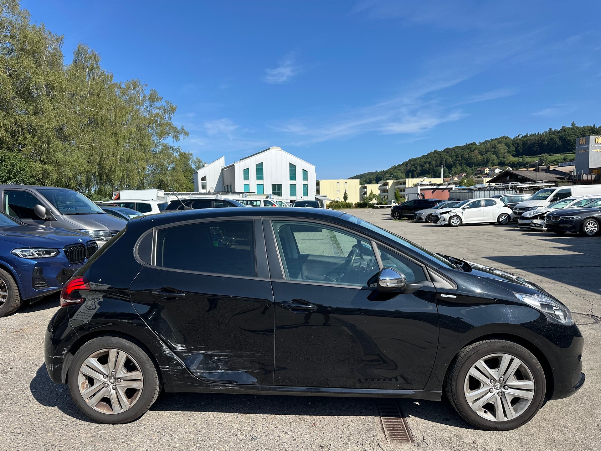 PEUGEOT 208 1.2 PureTech Active-image-8