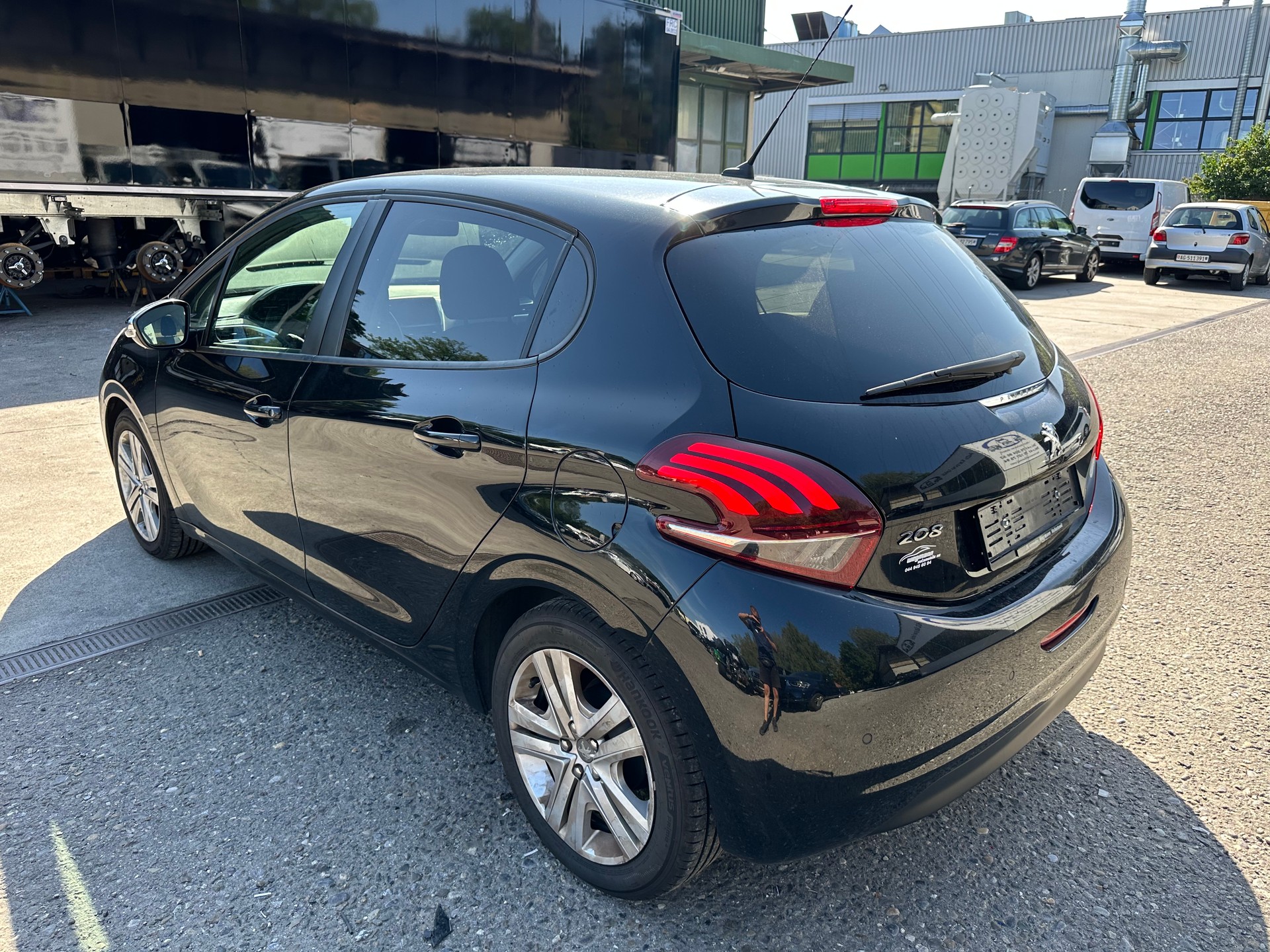 PEUGEOT 208 1.2 PureTech Active-image-3