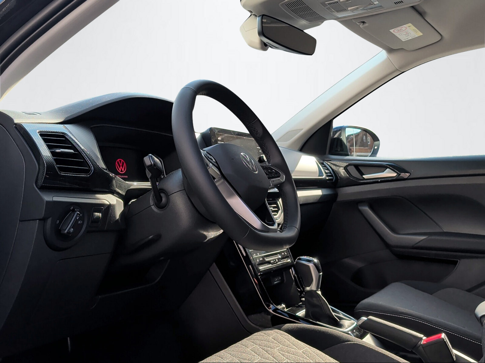 VW T-Cross LI 1.5 TSI 150PS 1500ccm 150PS/110kW 4 Zylinder TSI Benzin-image-5