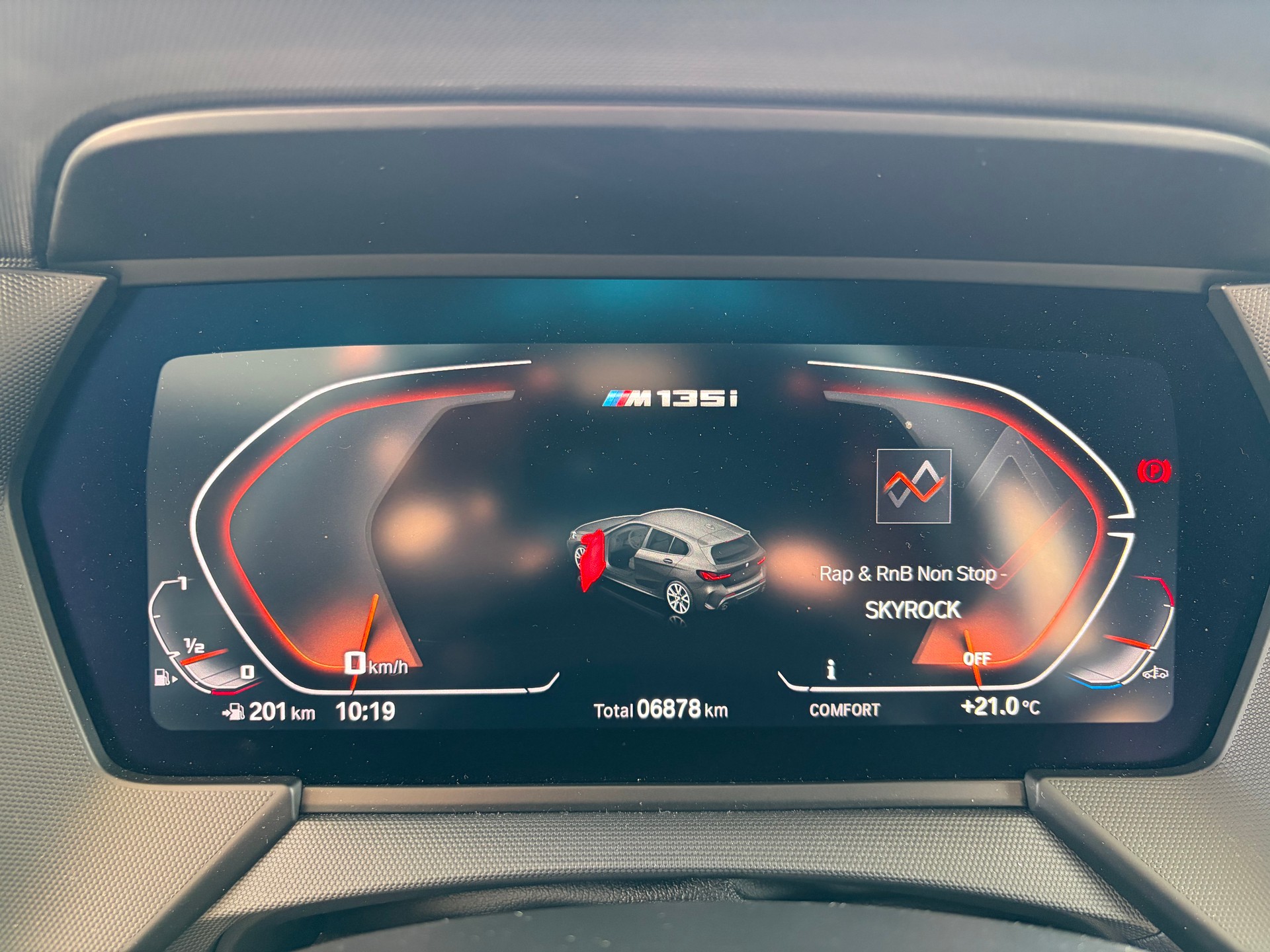 BMW M135i xDrive Swiss Performance Steptronic-image-8