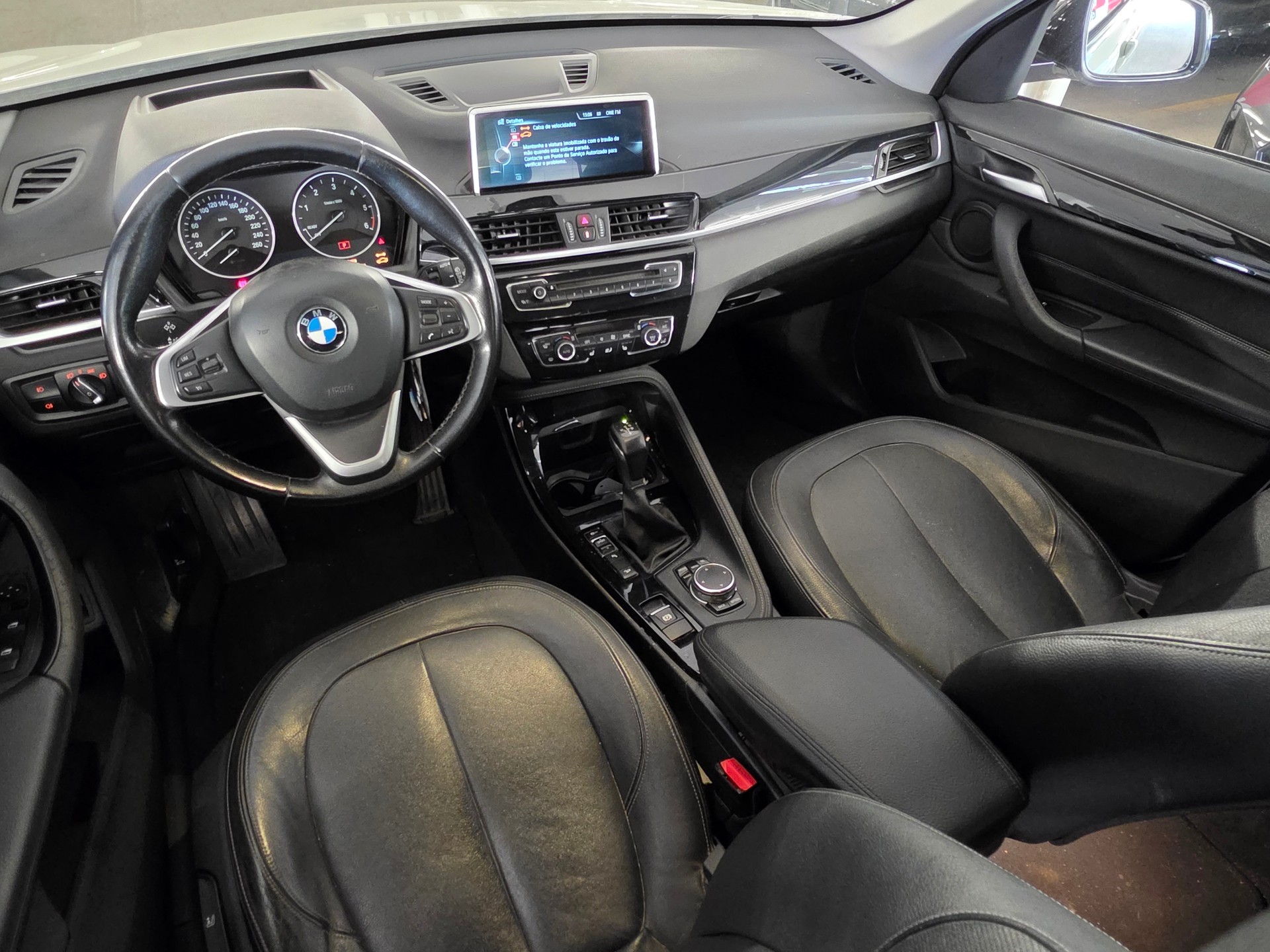 BMW X1 xDrive 20d Steptronic-image-11