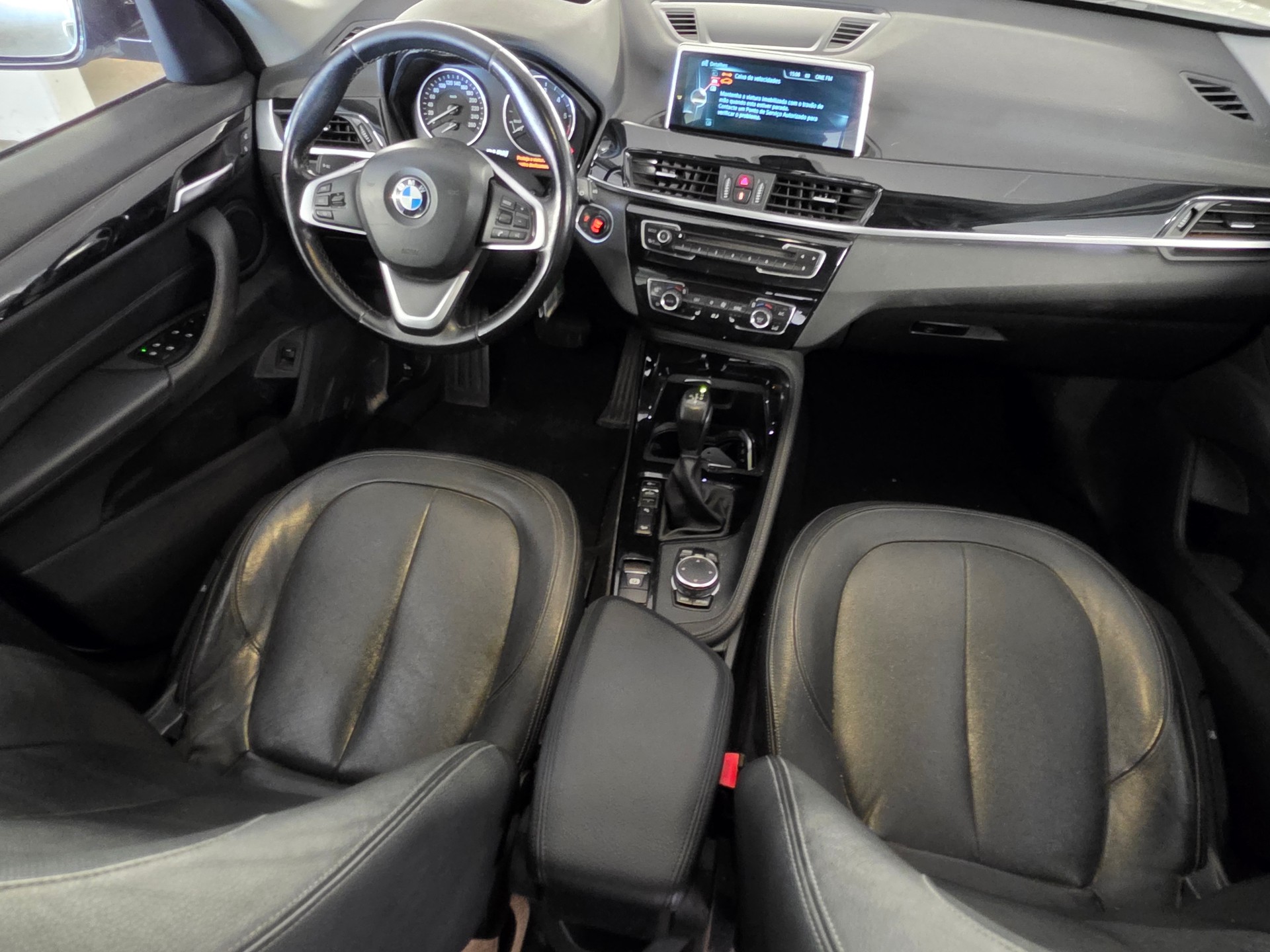 BMW X1 xDrive 20d Steptronic-image-12