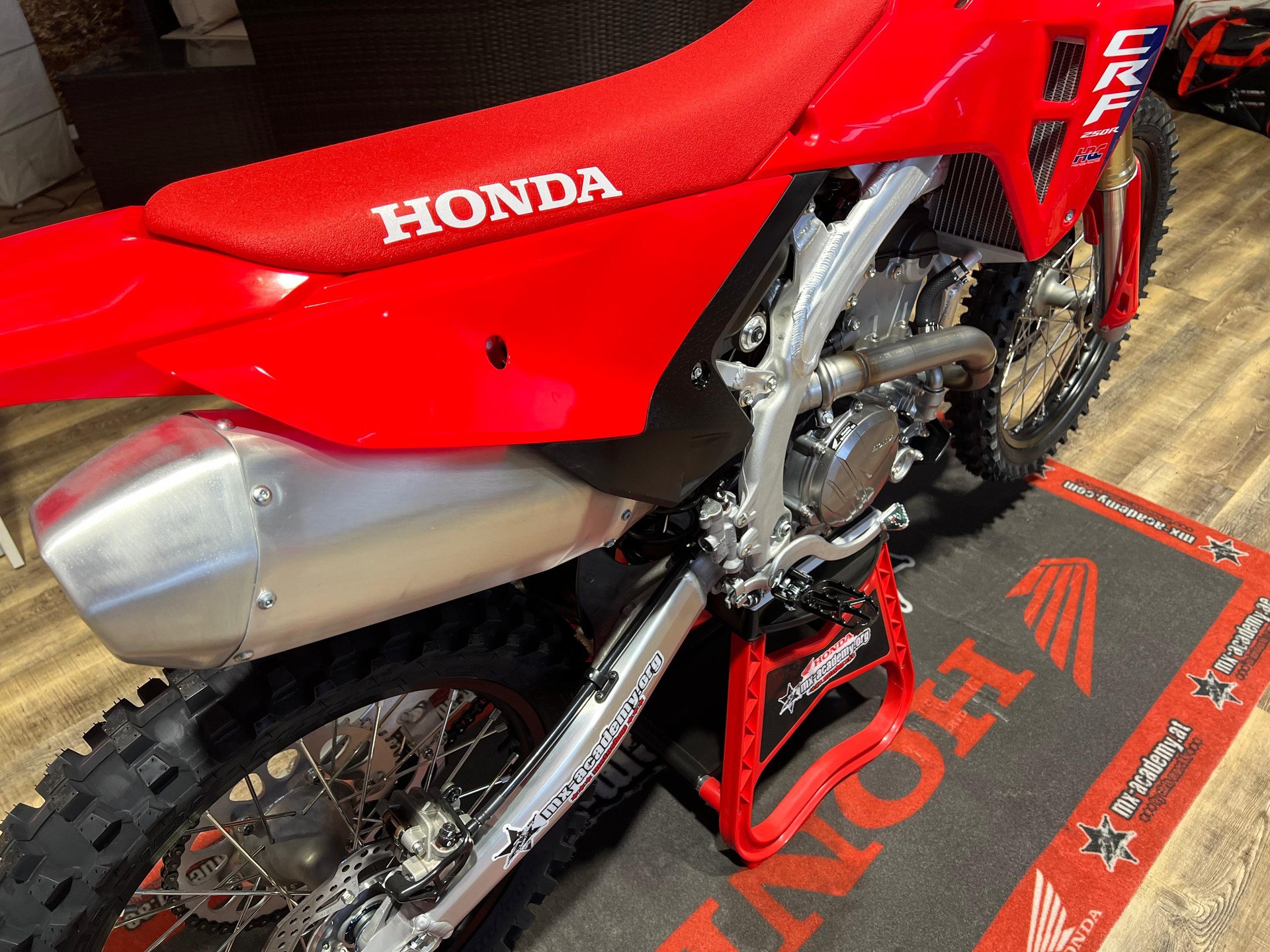 HONDA ** CRF250R ** Neufahrzeug 2026-image-10