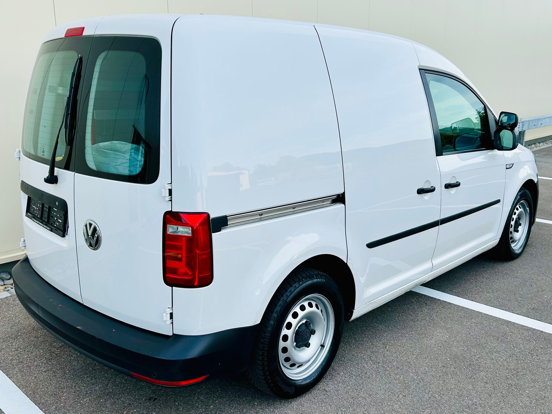 VW Caddy 2.0TDI BlueMotion-image-10