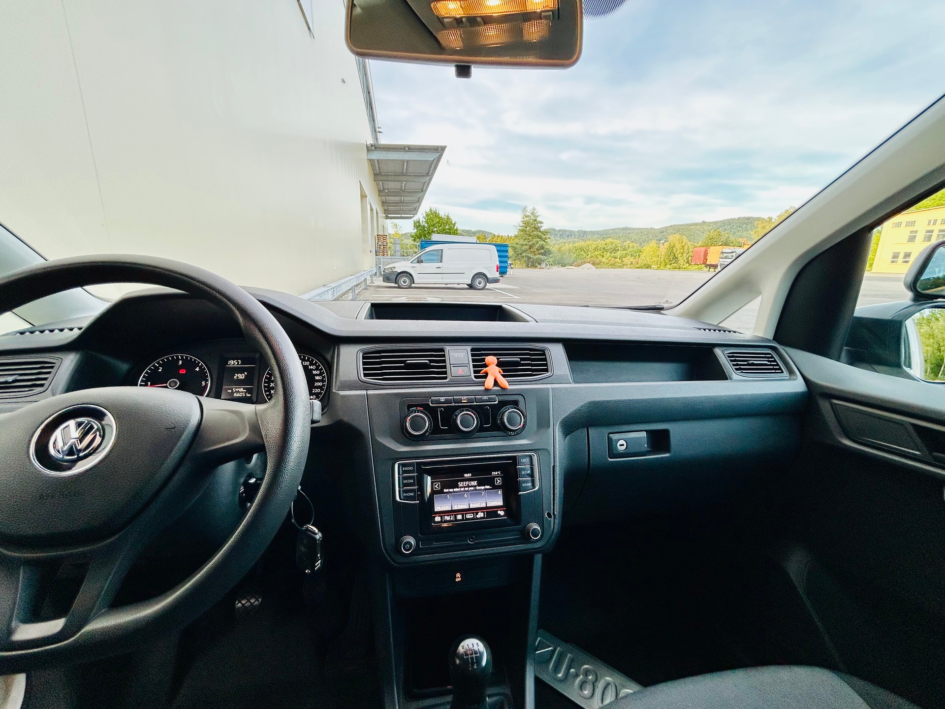 VW Caddy 2.0TDI BlueMotion-image-9