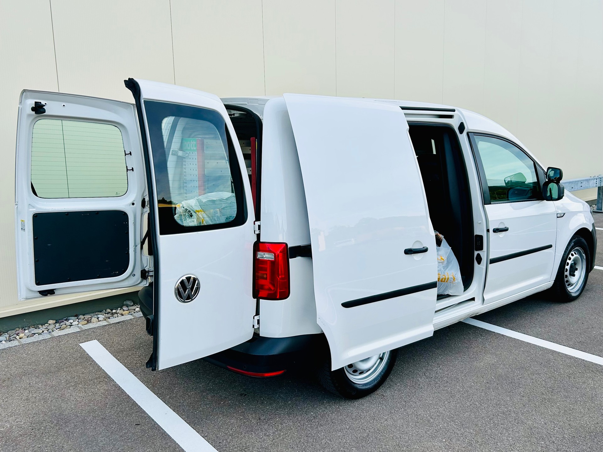VW Caddy 2.0TDI BlueMotion-image-6