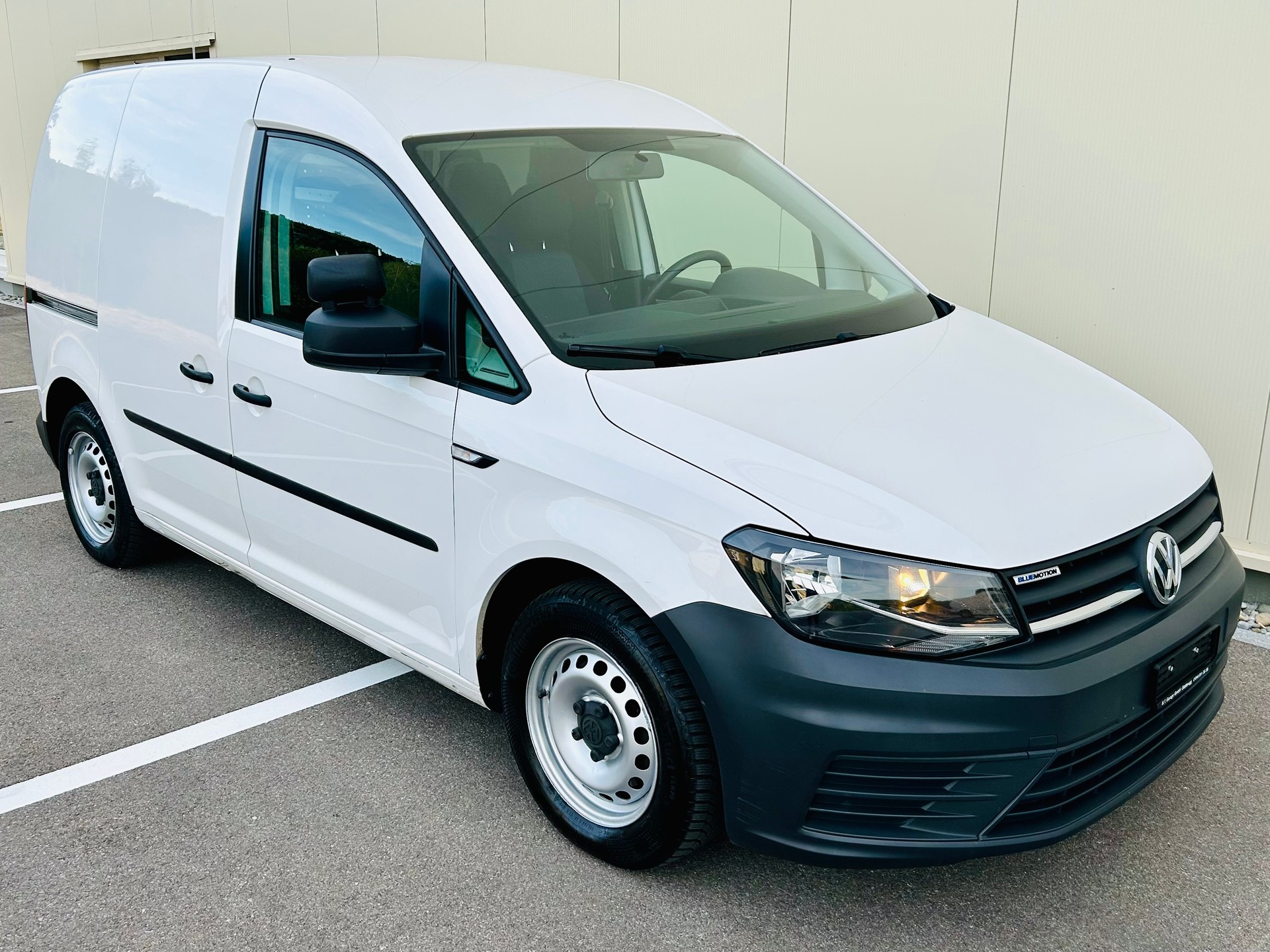 VW Caddy 2.0TDI BlueMotion-image-11