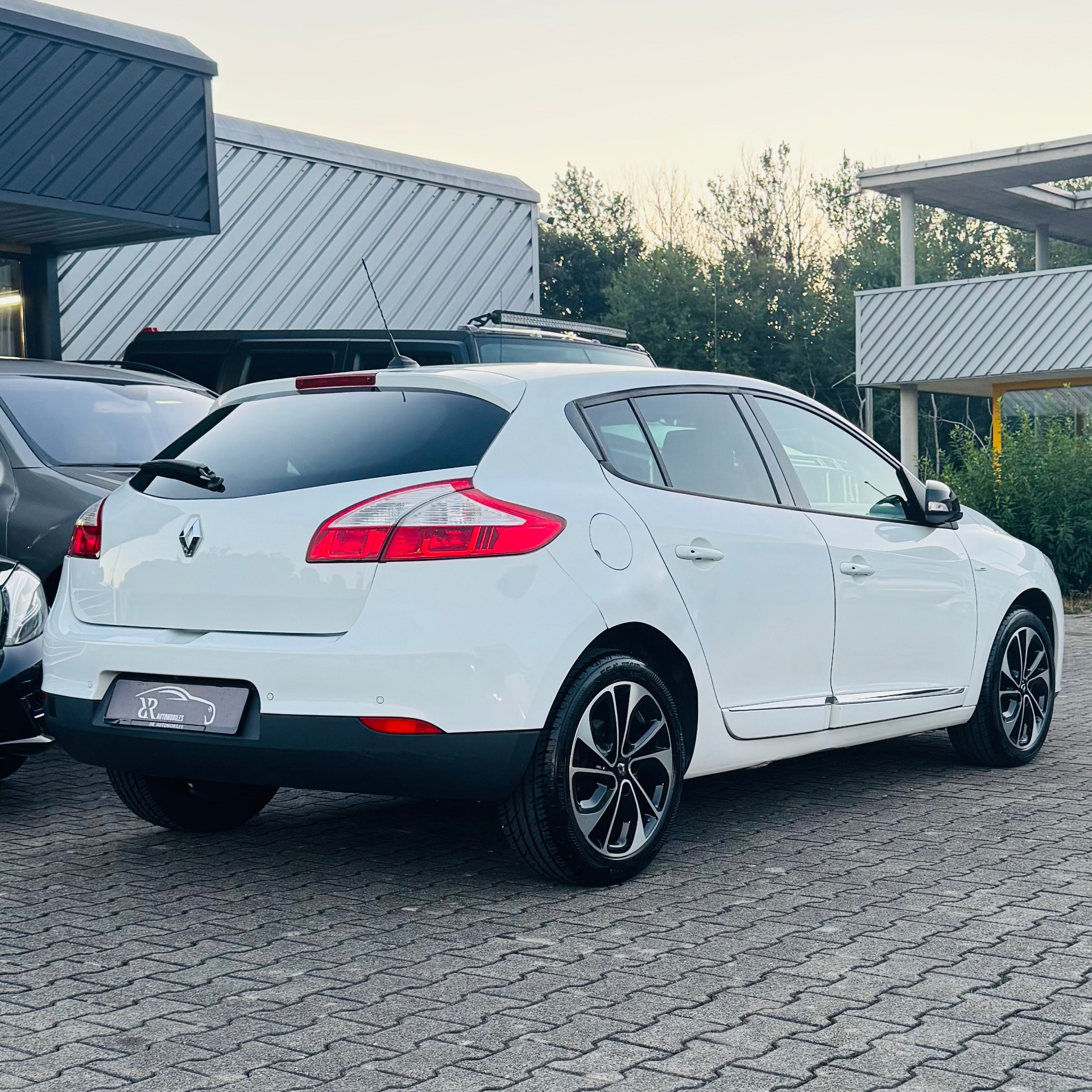 RENAULT Mégane 1.2 16V Turbo Swiss Edition EDC-image-2