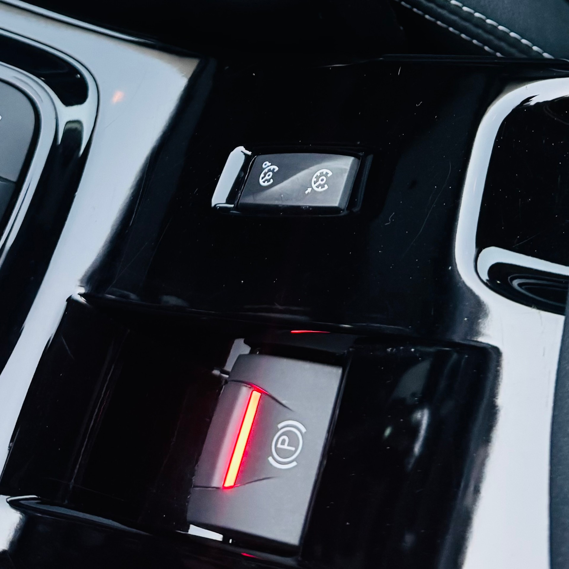 RENAULT Mégane 1.2 16V Turbo Swiss Edition EDC-image-16