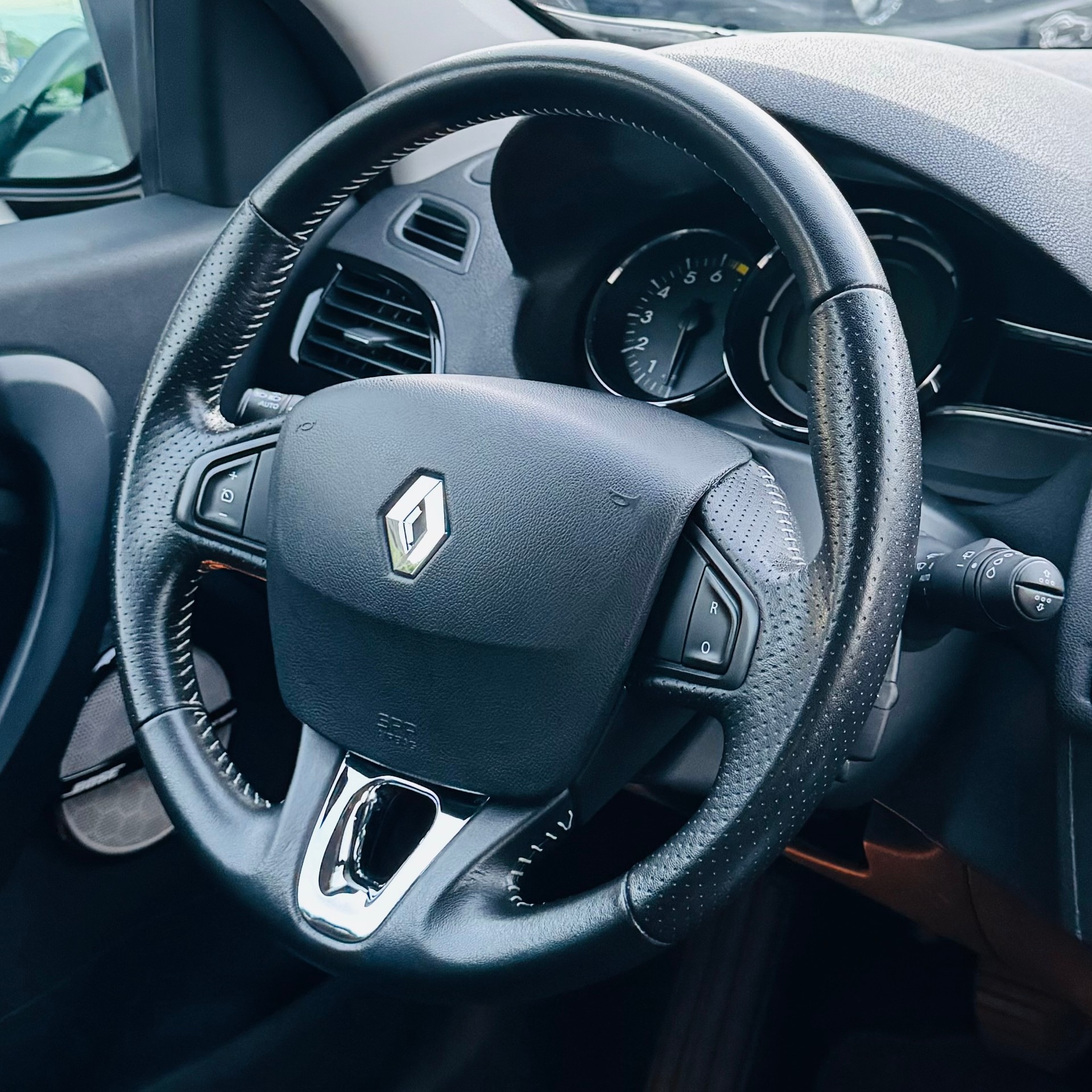 RENAULT Mégane 1.2 16V Turbo Swiss Edition EDC-image-20