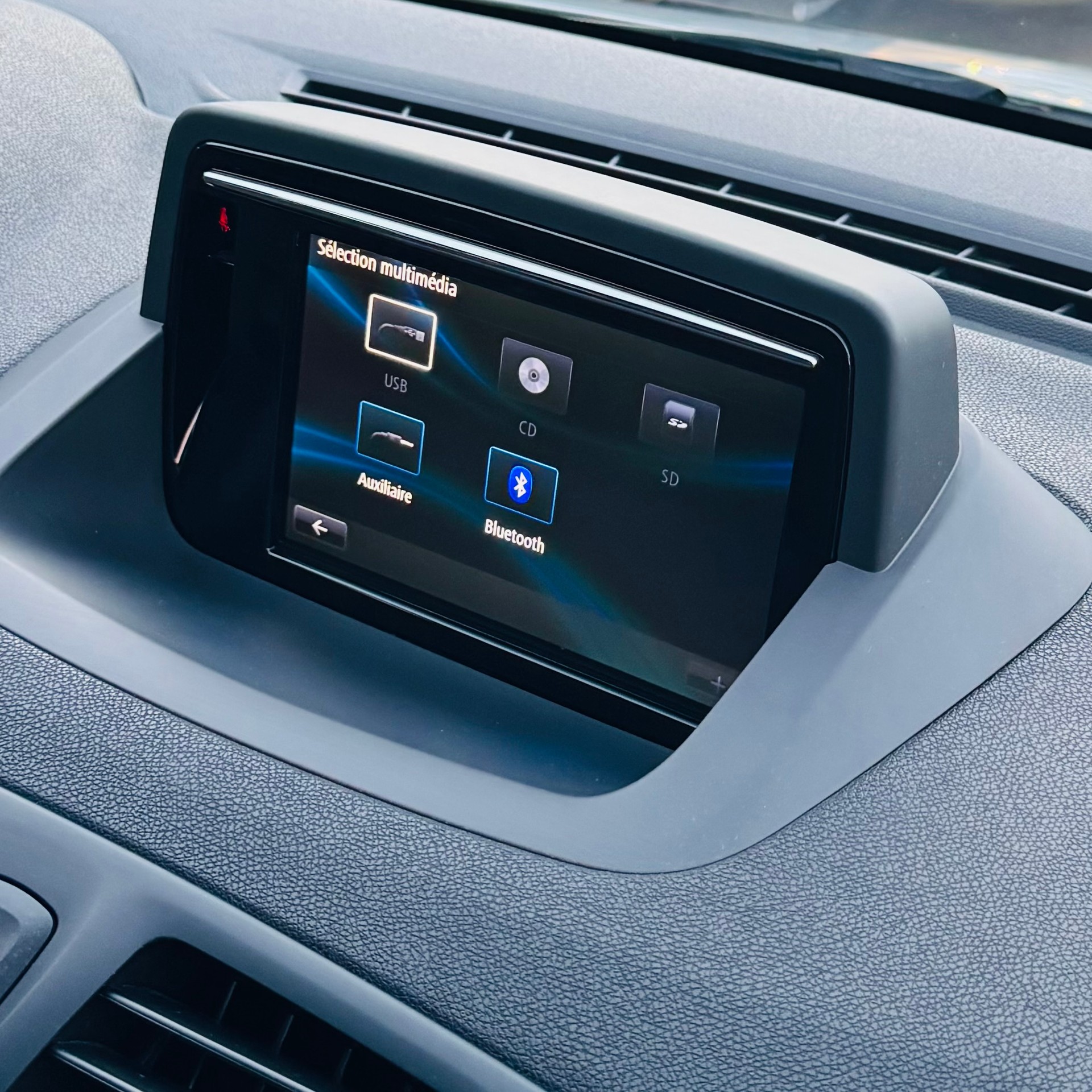 RENAULT Mégane 1.2 16V Turbo Swiss Edition EDC-image-14