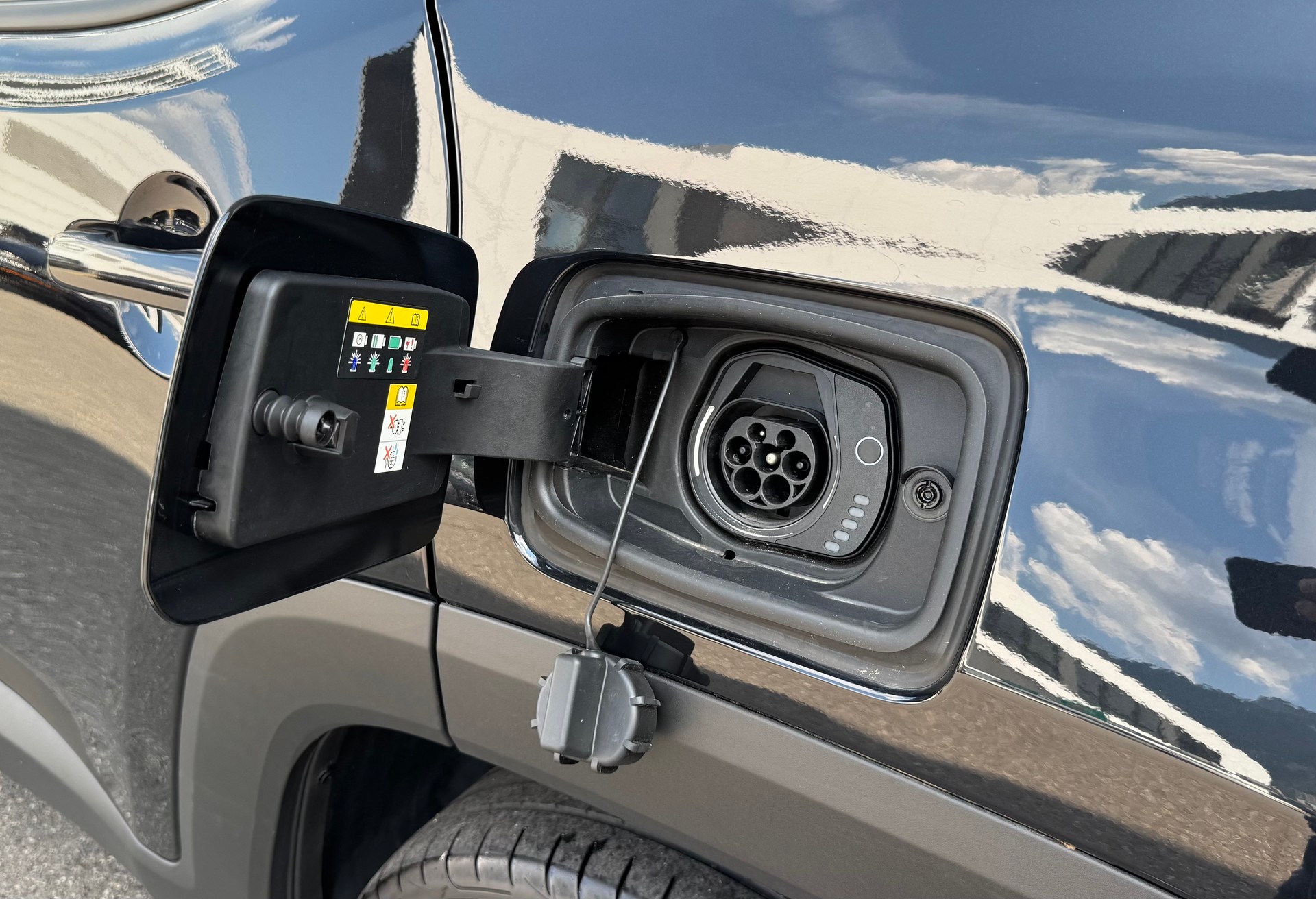 JEEP Renegade 1.3 T PHEV S AWD-image-21