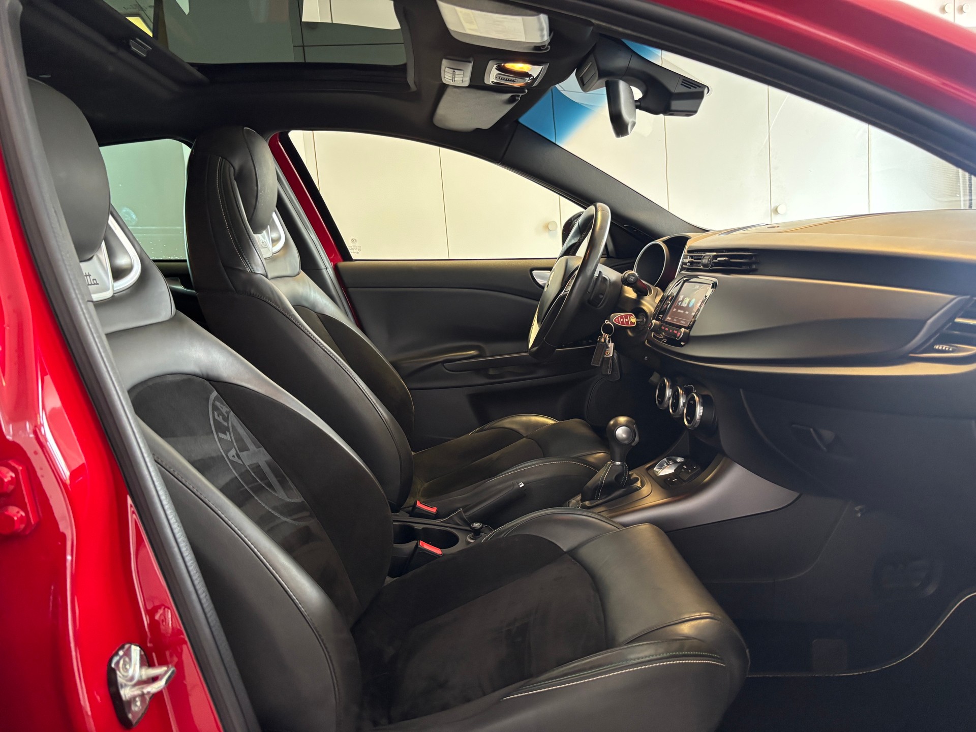 ALFA ROMEO Giulietta 1750 TBi Quadrifoglio Verde TCT-image-9