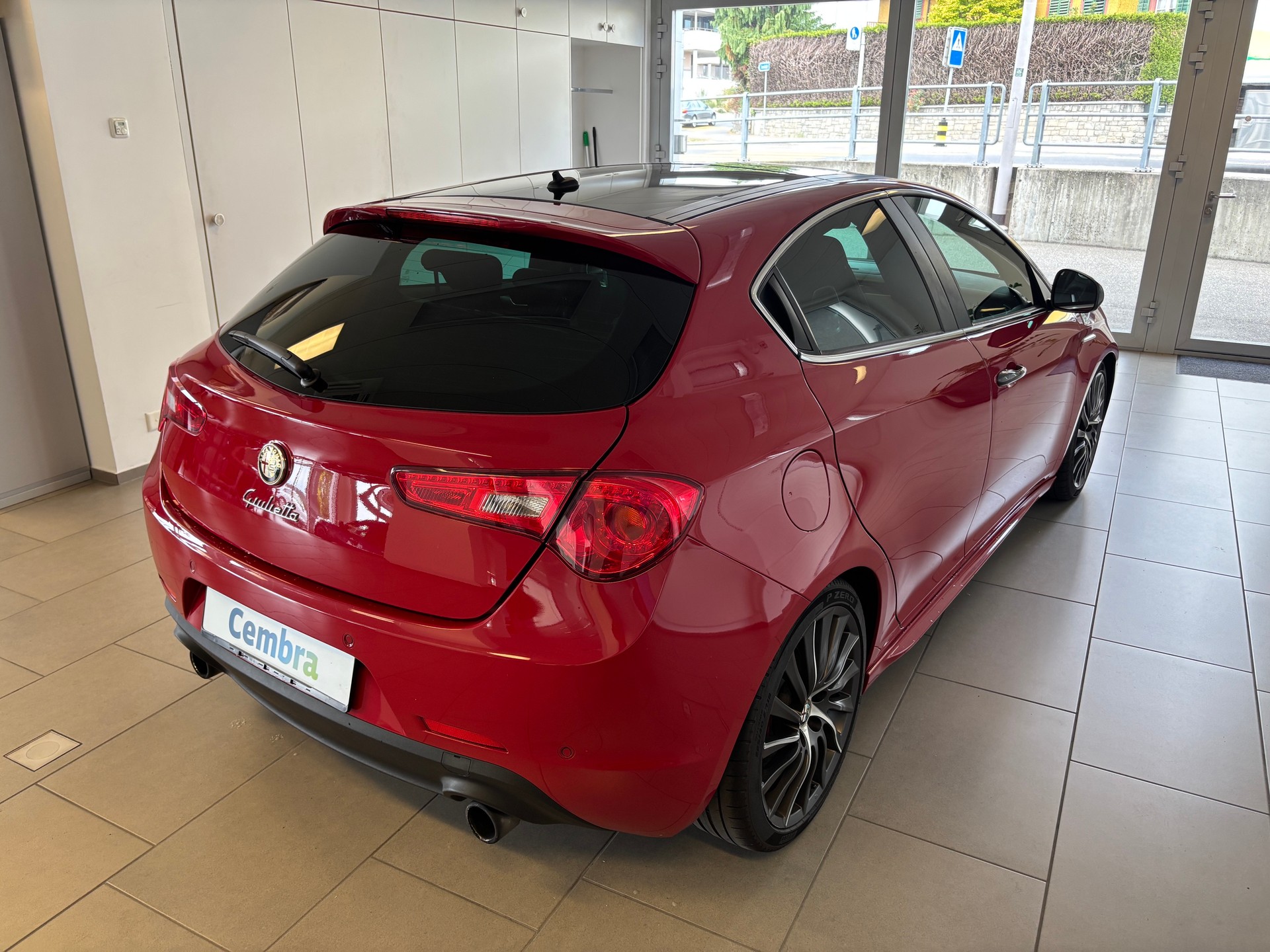 ALFA ROMEO Giulietta 1750 TBi Quadrifoglio Verde TCT-image-2