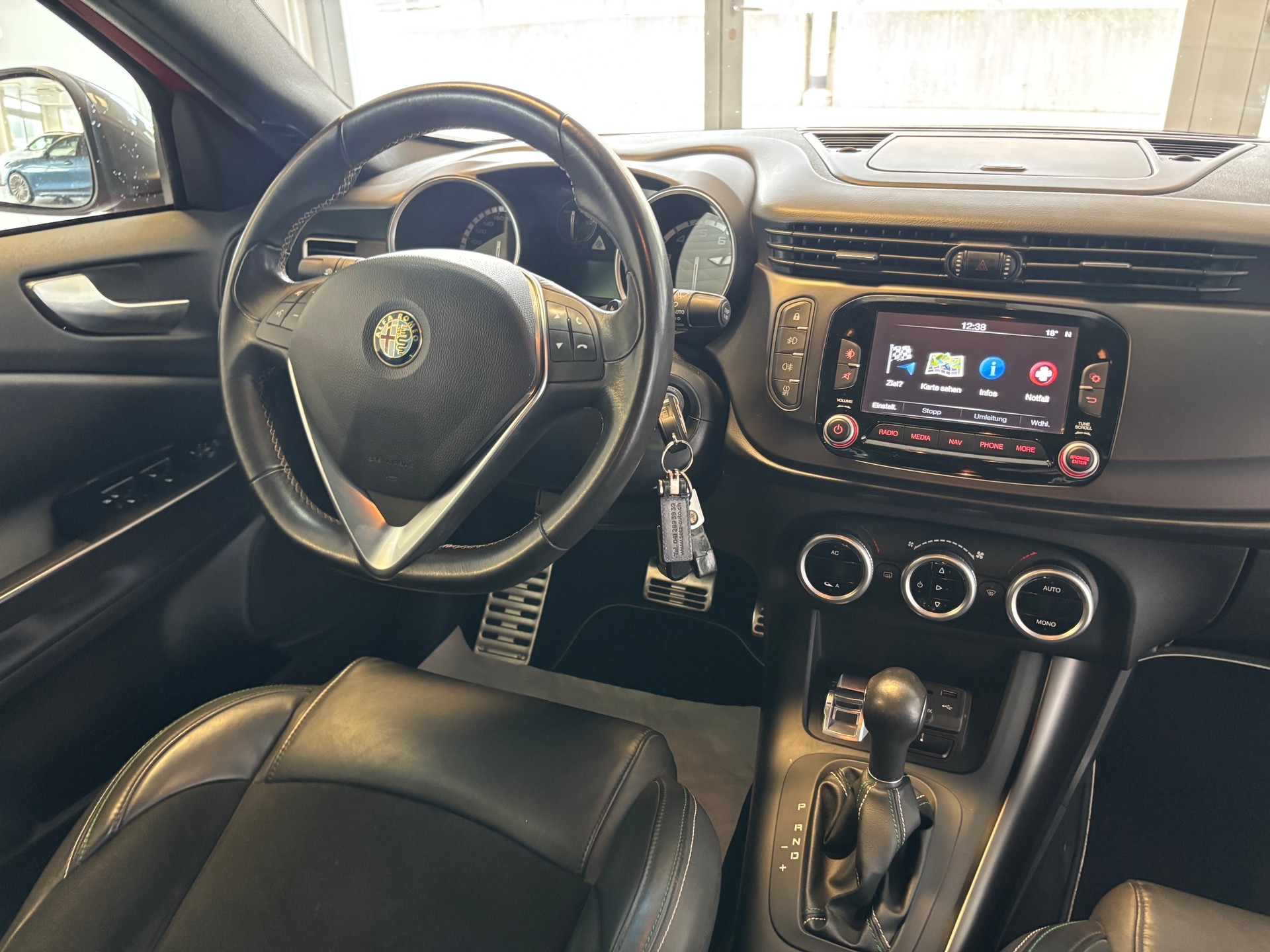 ALFA ROMEO Giulietta 1750 TBi Quadrifoglio Verde TCT-image-8