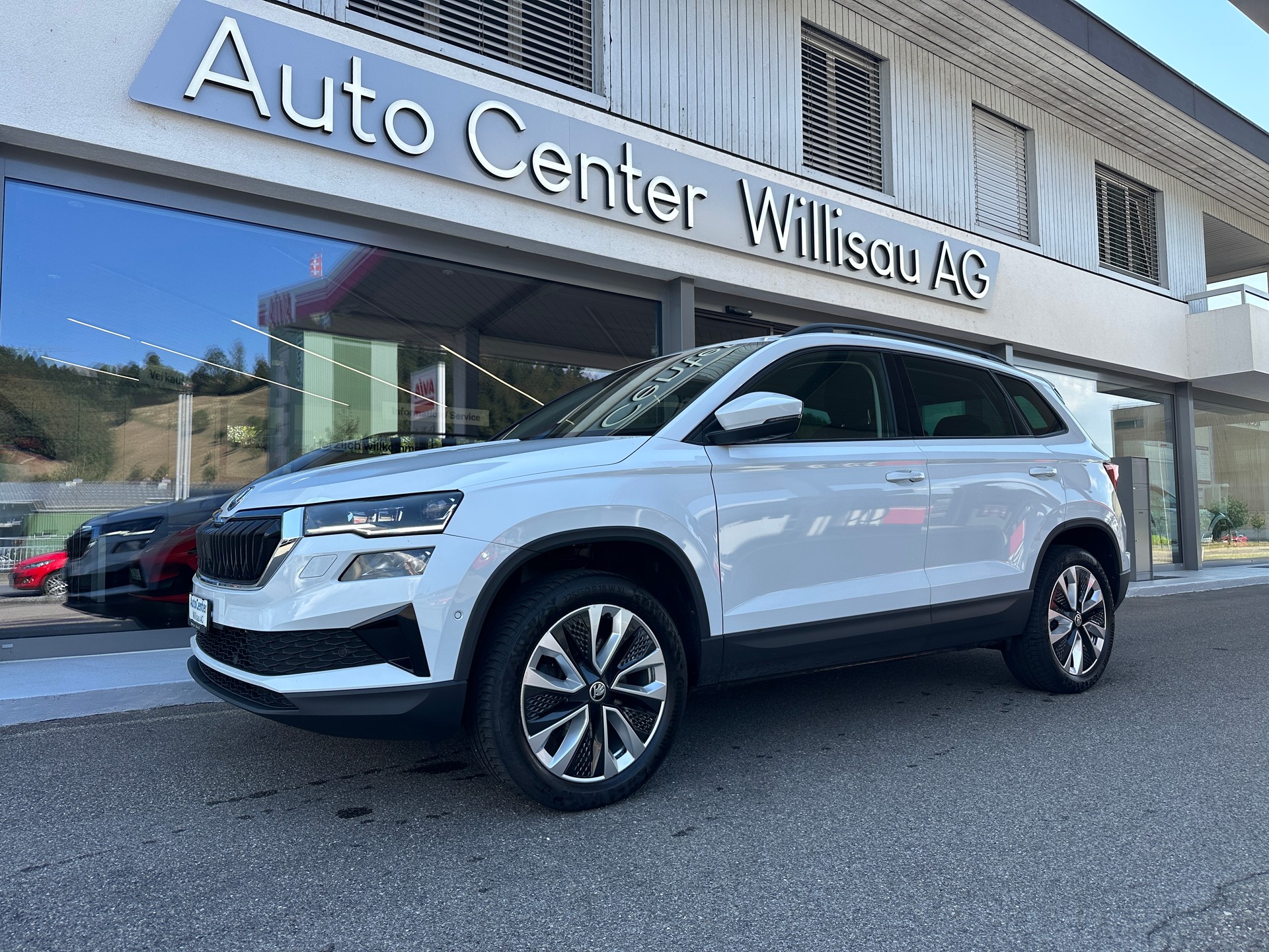 SKODA Karoq 2.0 TDI CR Style 4x4 DSG AHK 2.1 T-image-0