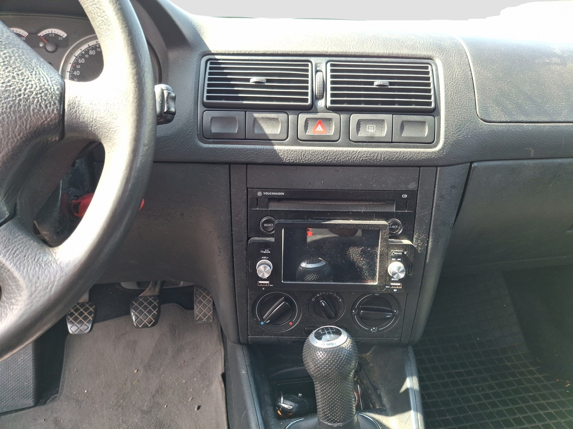 VW Golf Variant 2.0 Comfortline 4Motion-image-7