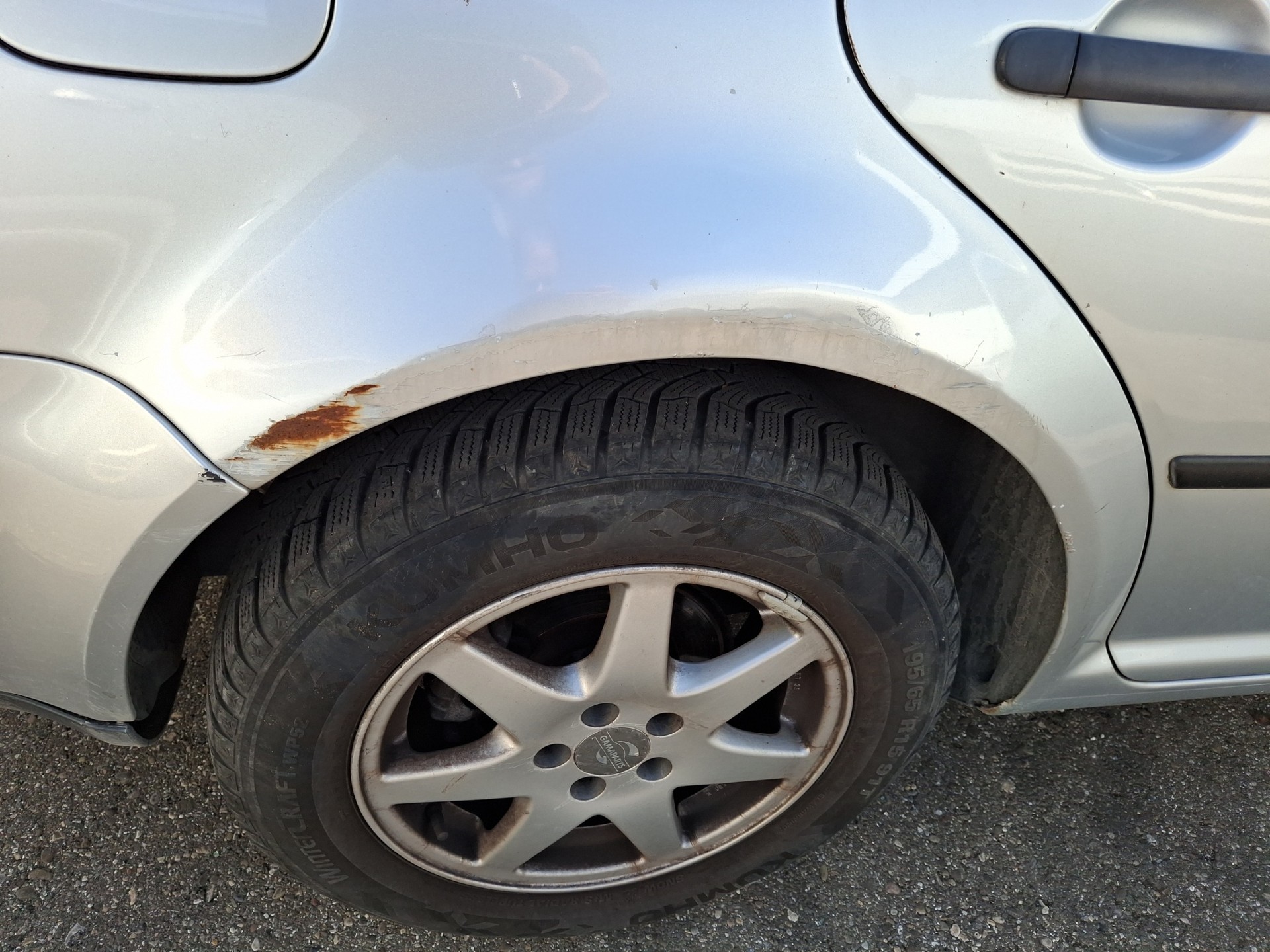 VW Golf Variant 2.0 Comfortline 4Motion-image-9