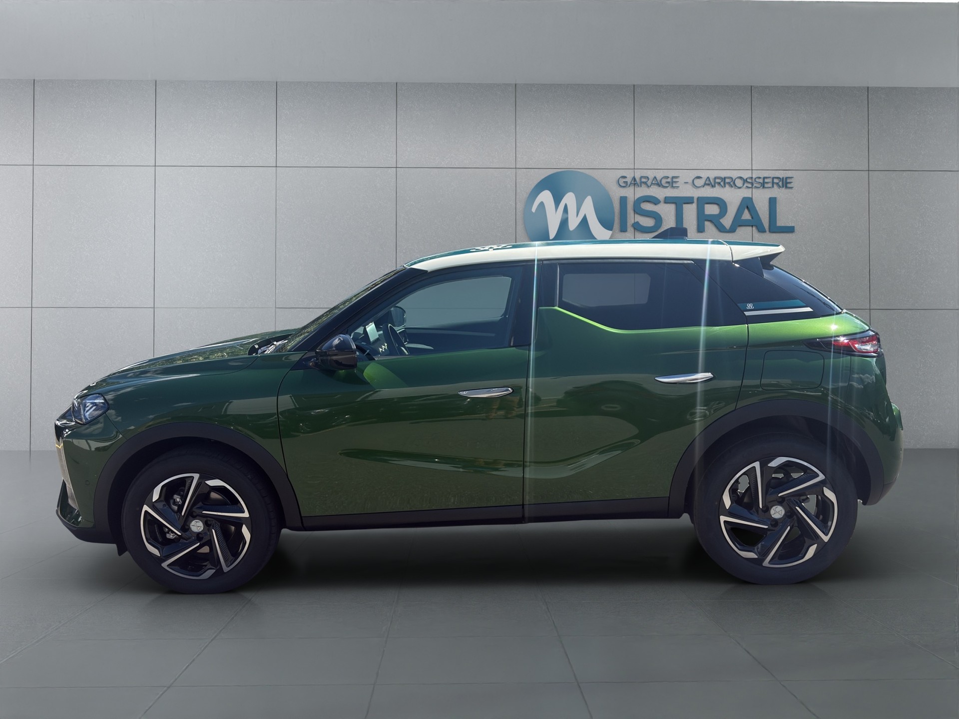 DS AUTOMOBILES 3 Crossback 1.2 Hybrid Maison Sarah Lavoine-image-1