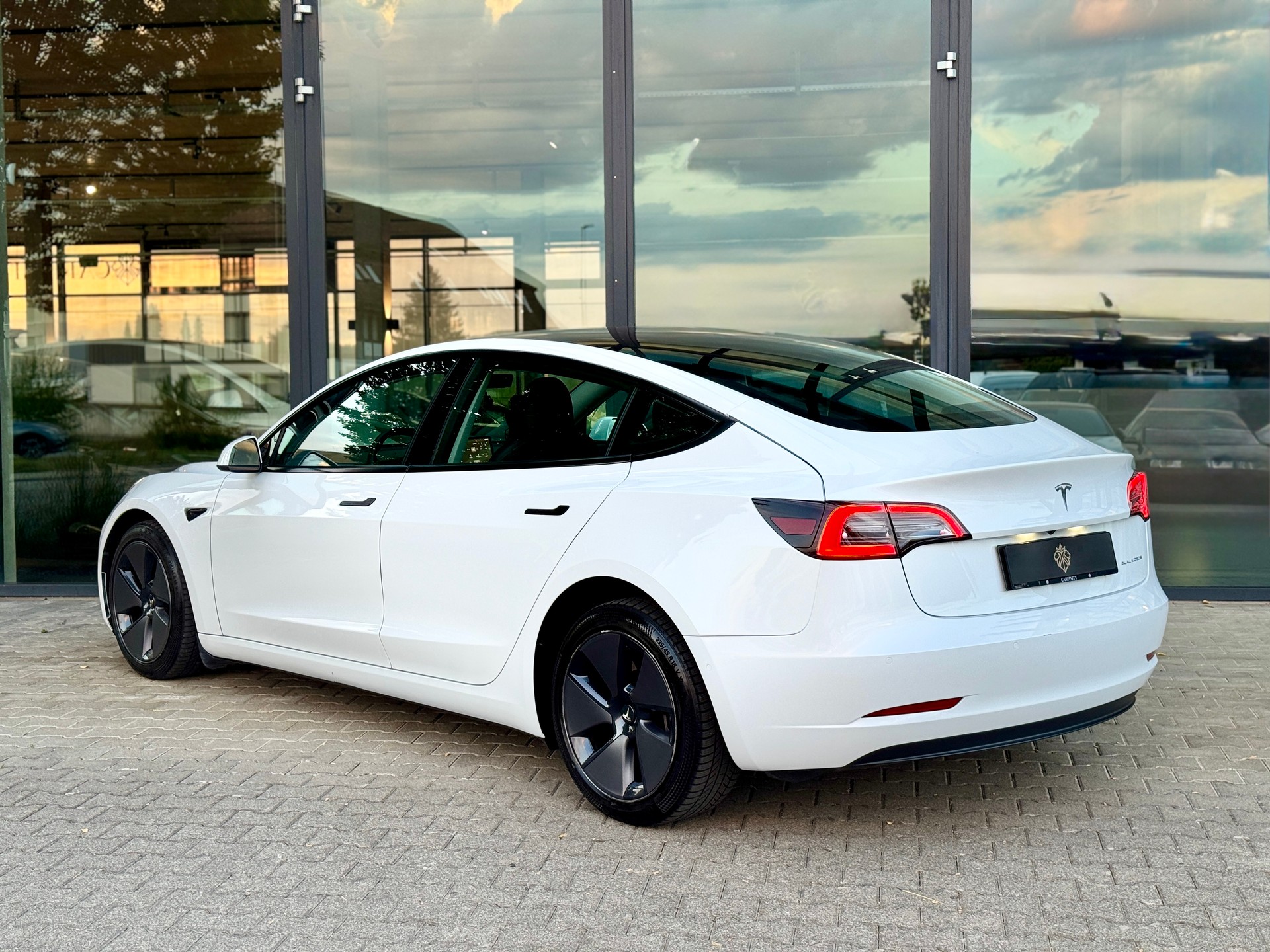 TESLA Model 3 Long Range Dual Motor AWD / AMD Ryzen-image-3