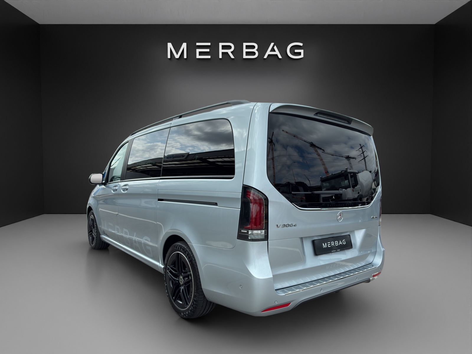 MERCEDES-BENZ V 300 d lang 4Matic Swiss Edition 9G-Tronic-image-3