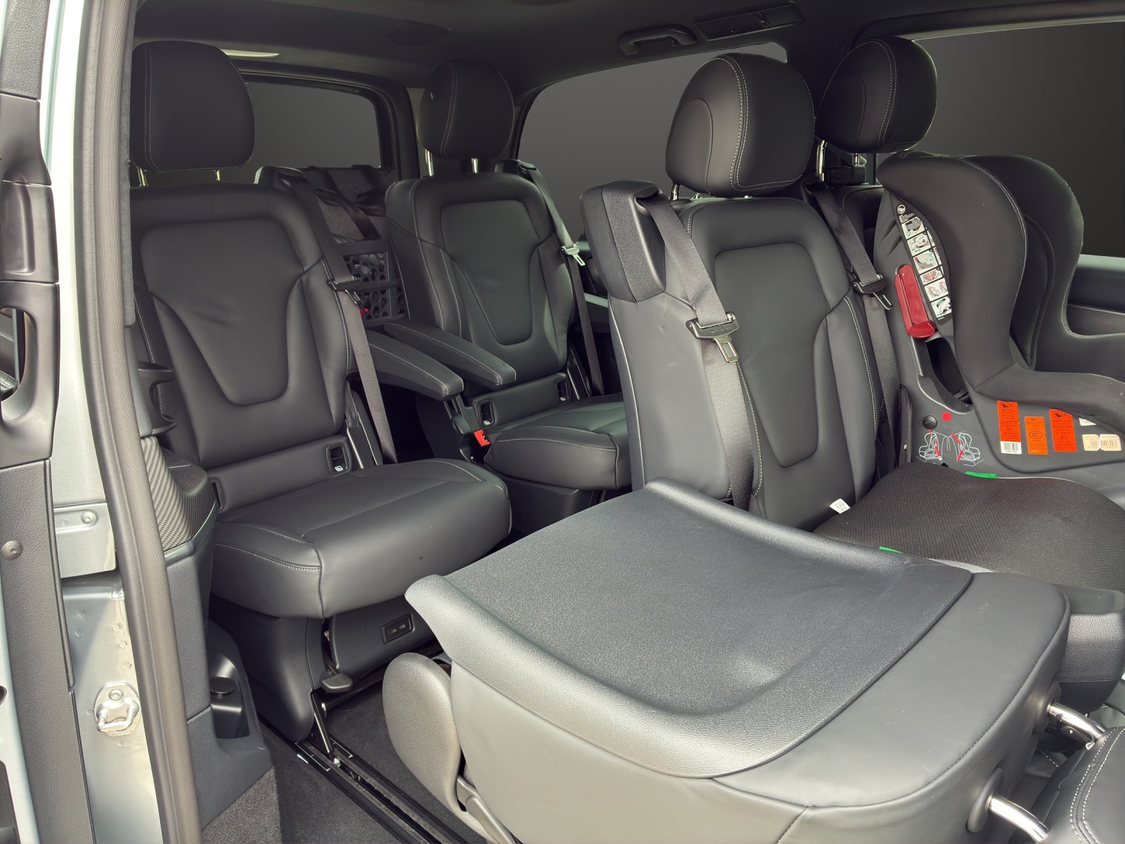 MERCEDES-BENZ V 300 d lang 4Matic Swiss Edition 9G-Tronic-image-10