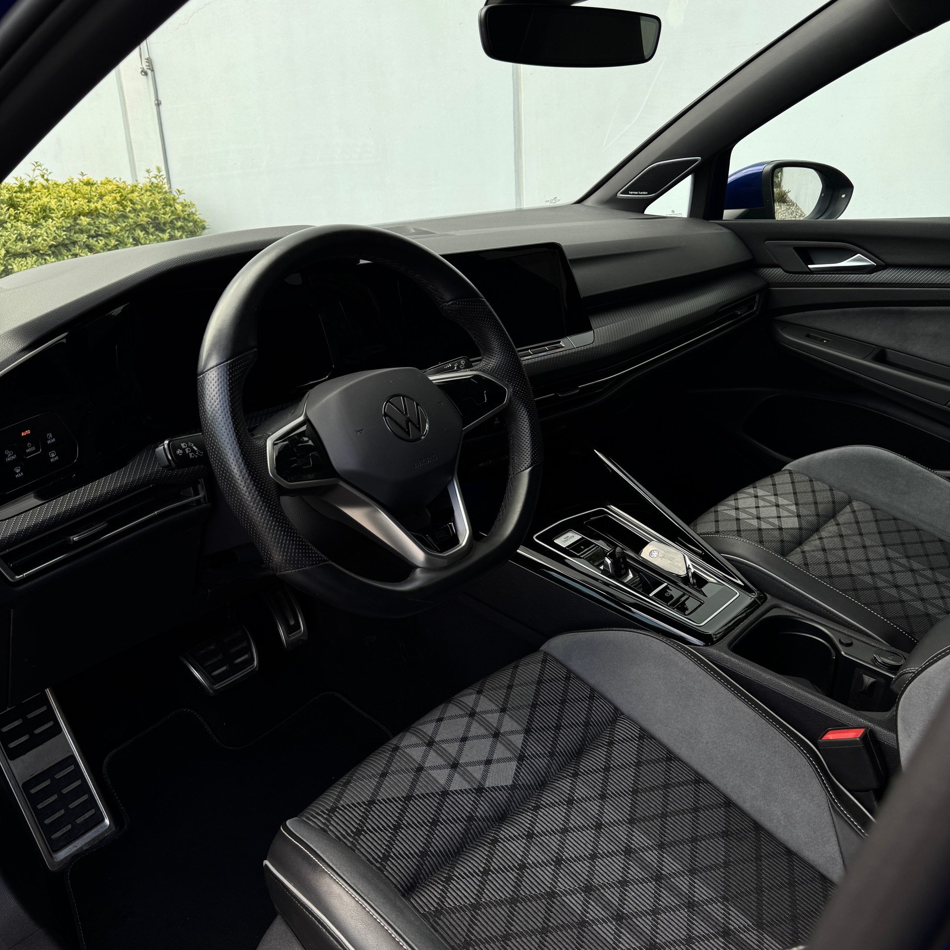 VW Golf 2.0 TSI R-Line DSG 4 Motion-image-6