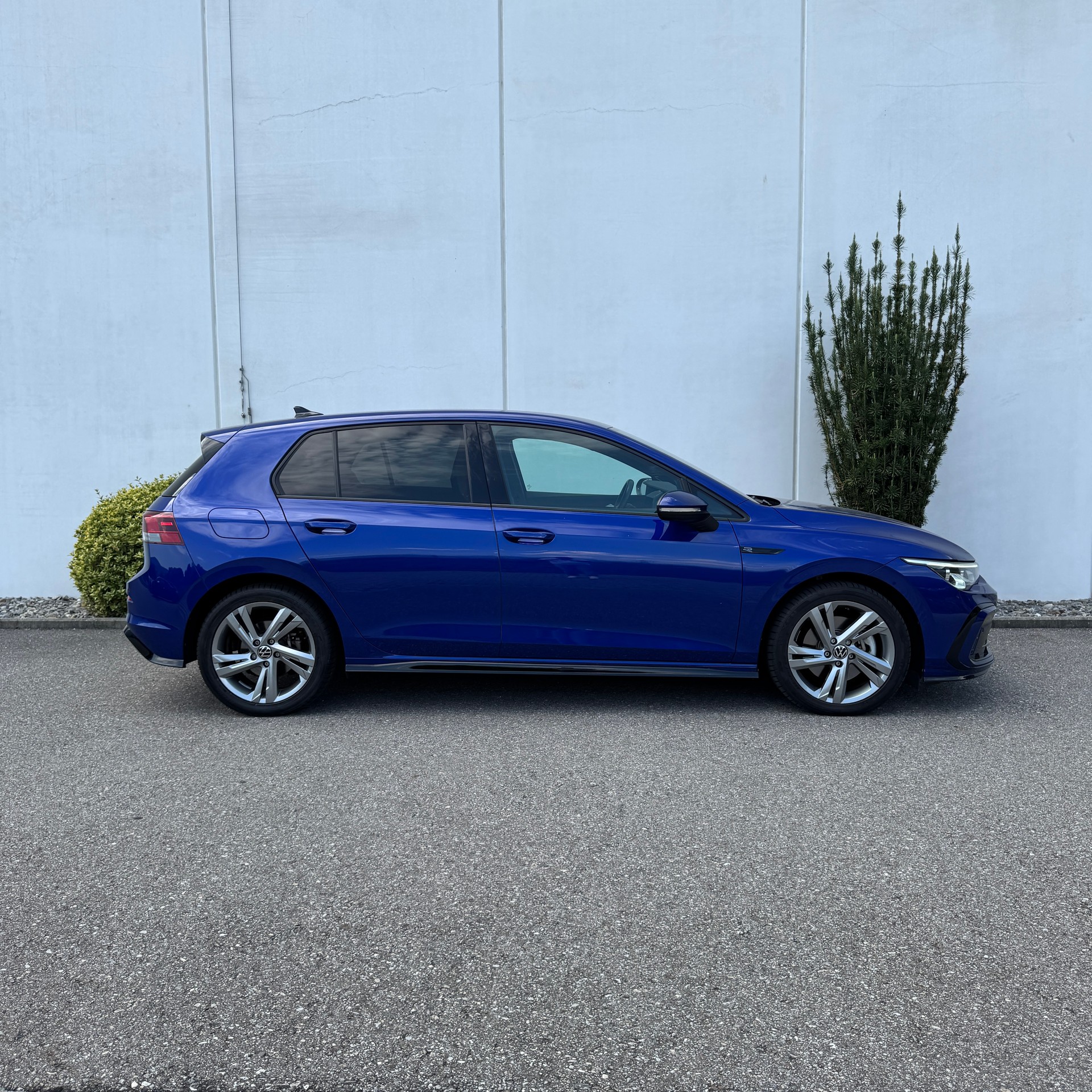 VW Golf 2.0 TSI R-Line DSG 4 Motion-image-4