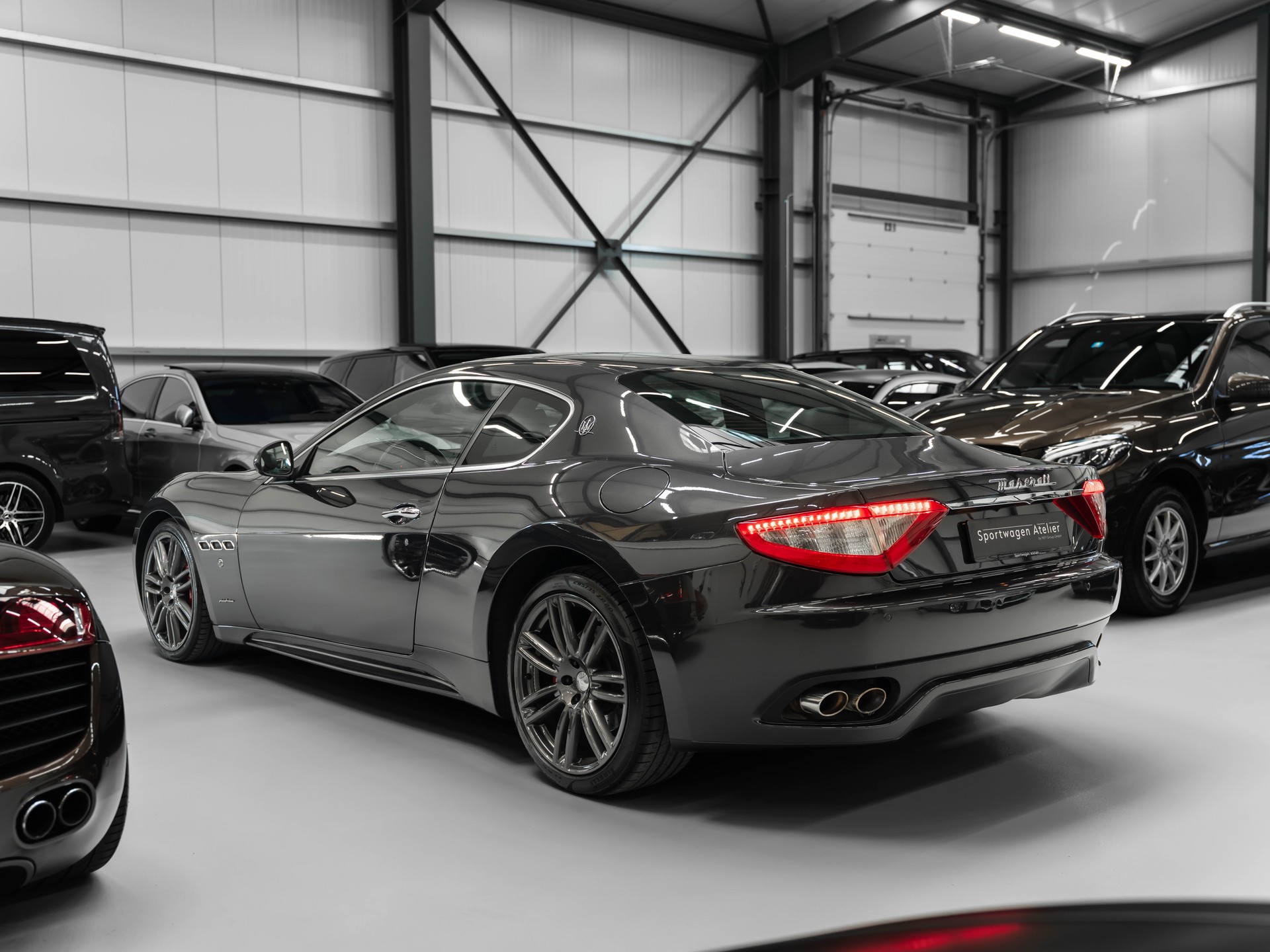 MASERATI GranTurismo S Automatica-showroom-element-1