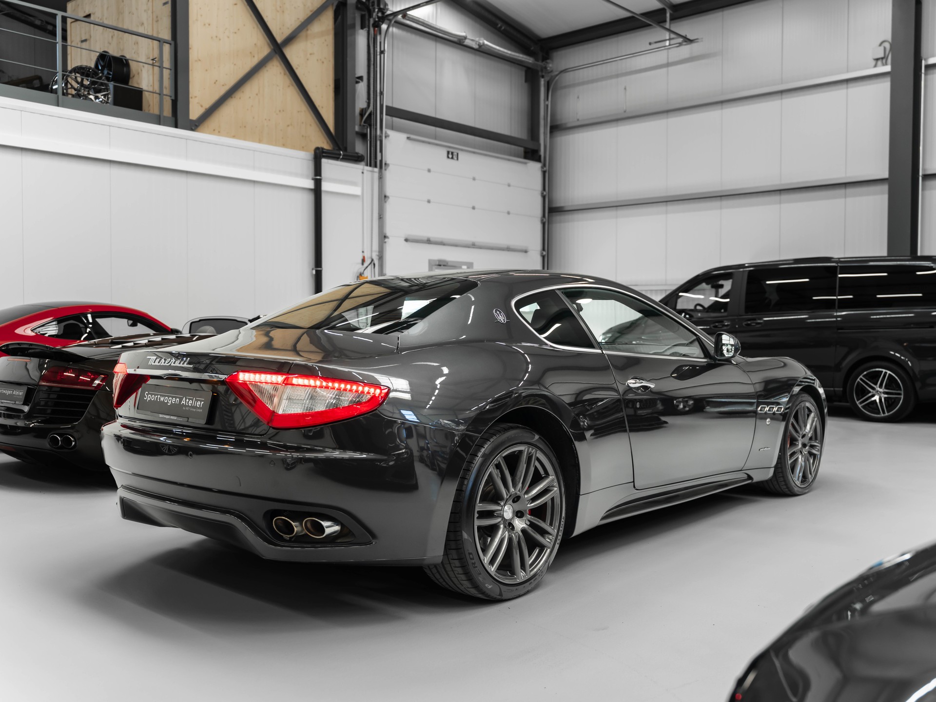 MASERATI GranTurismo S Automatica-showroom-element-3