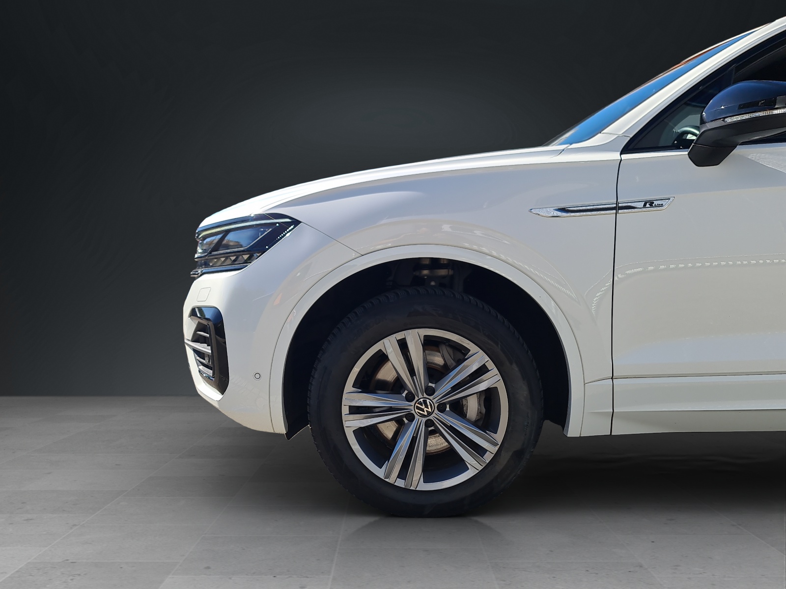 VW Touareg 3.0 TSI R-Line Tiptronic-image-8