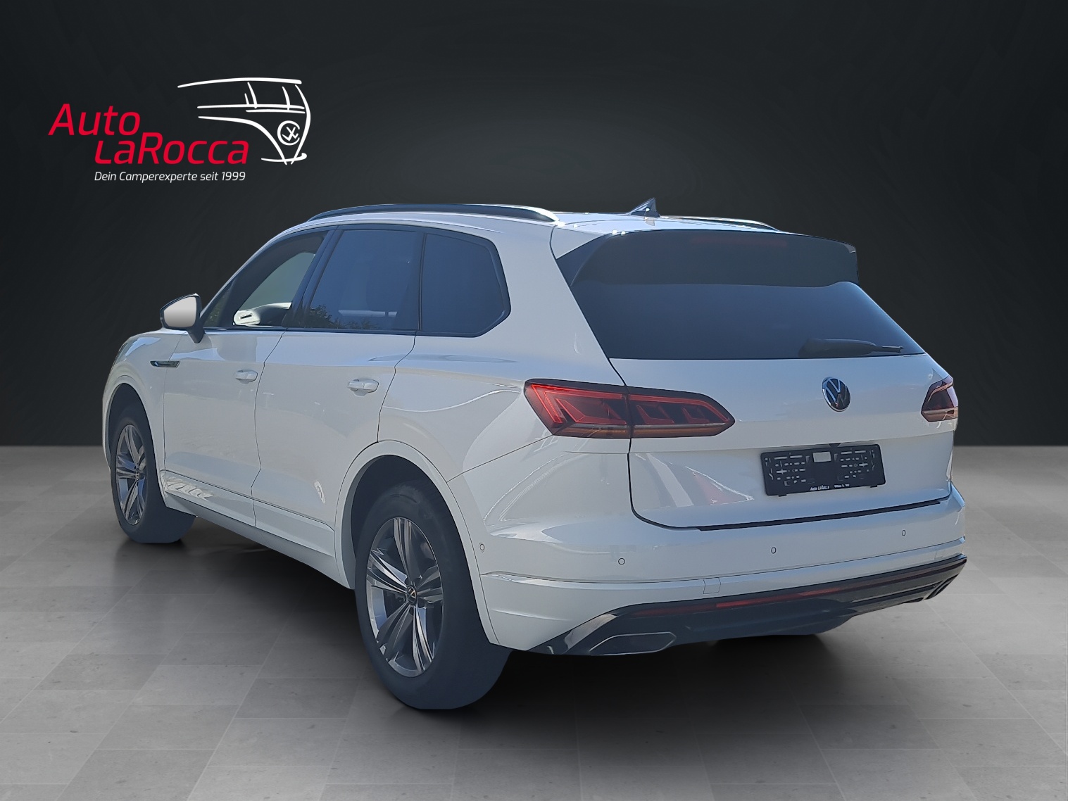 VW Touareg 3.0 TSI R-Line Tiptronic-image-2