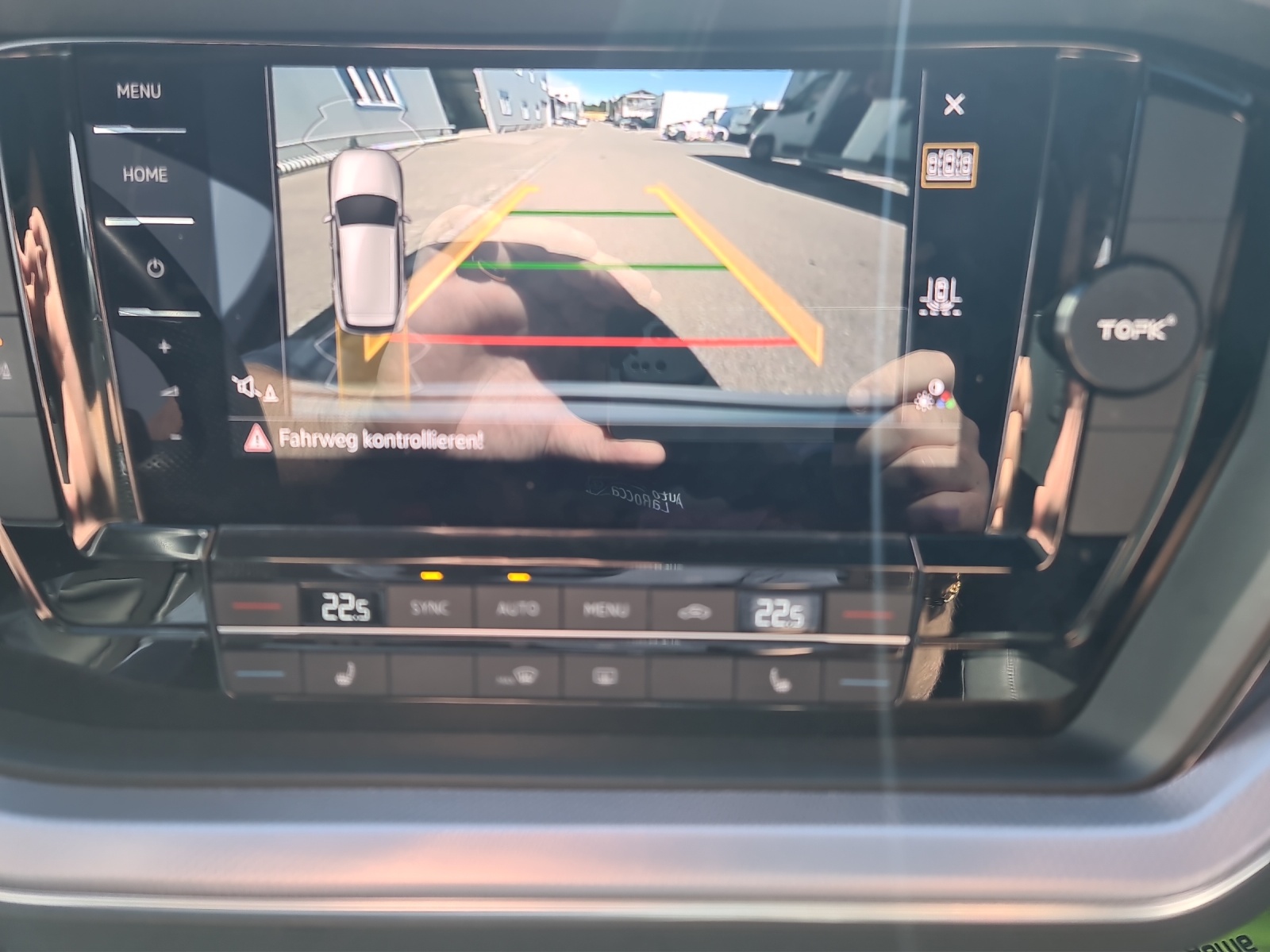 VW Touareg 3.0 TSI R-Line Tiptronic-image-13