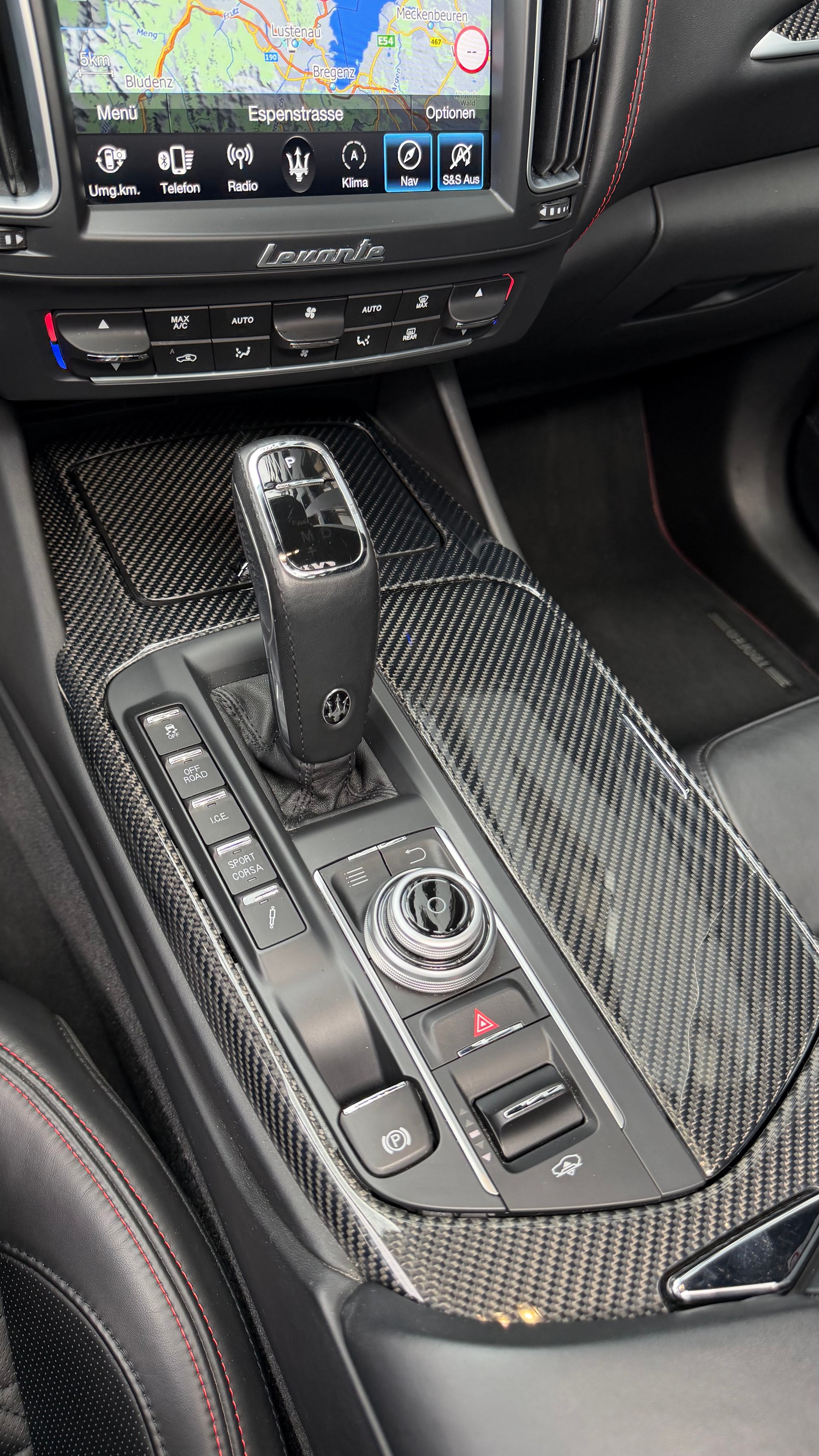 MASERATI Levante 3.8 V8 Trofeo ♦️Ferrari V8 Motor*Traumausstattung*1.Hand♦️-image-22