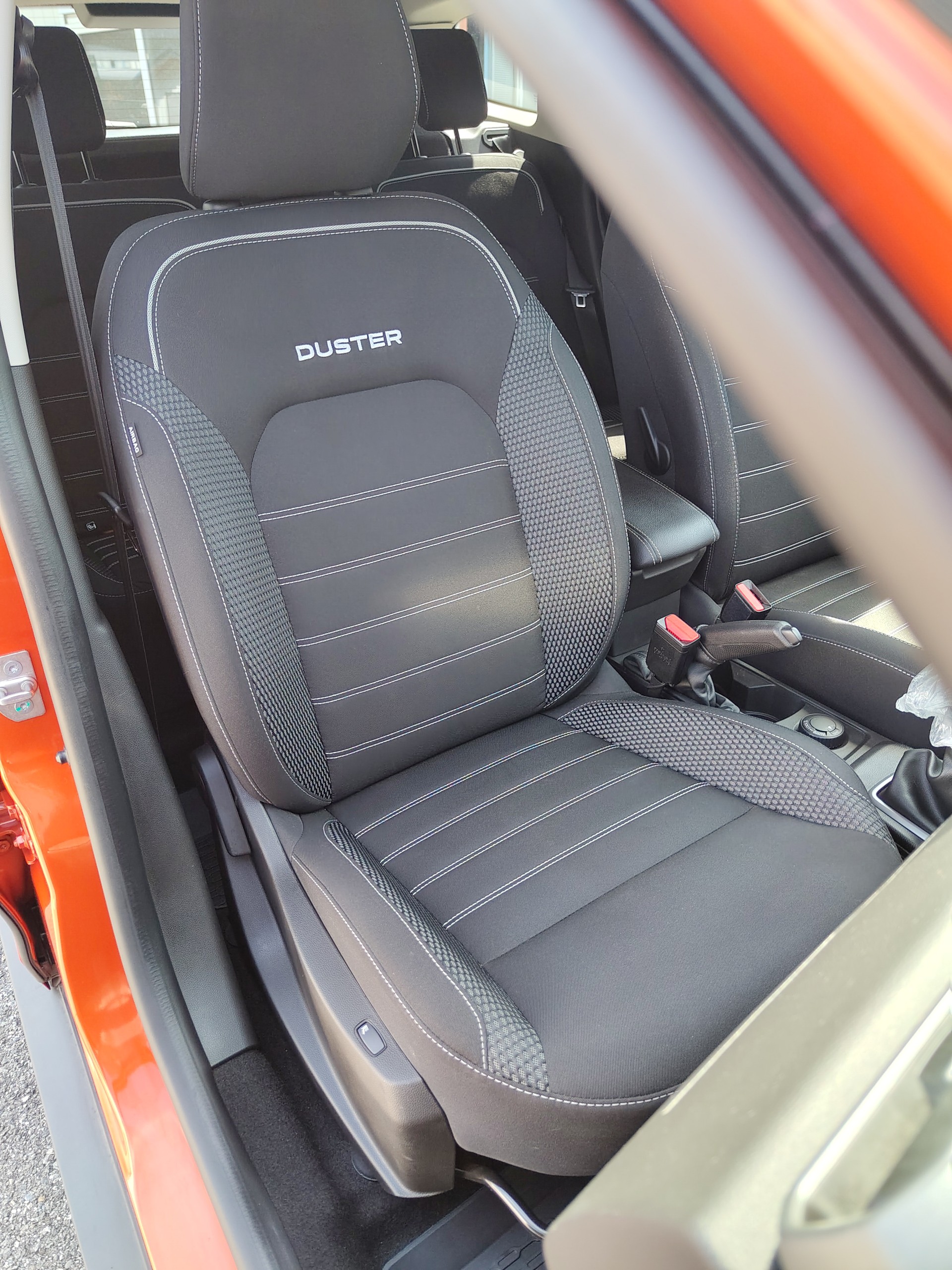 DACIA Duster TCe 150 Journey+ 4x4-image-7