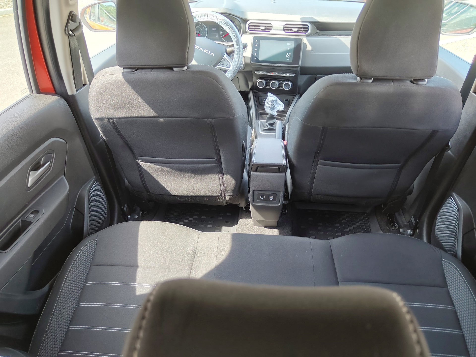 DACIA Duster TCe 150 Journey+ 4x4-image-12