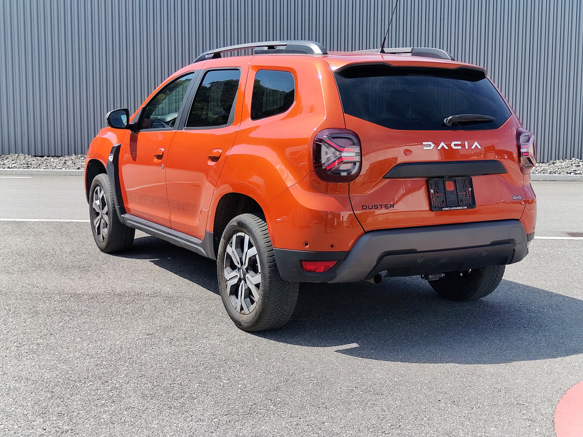 DACIA Duster TCe 150 Journey+ 4x4-image-2