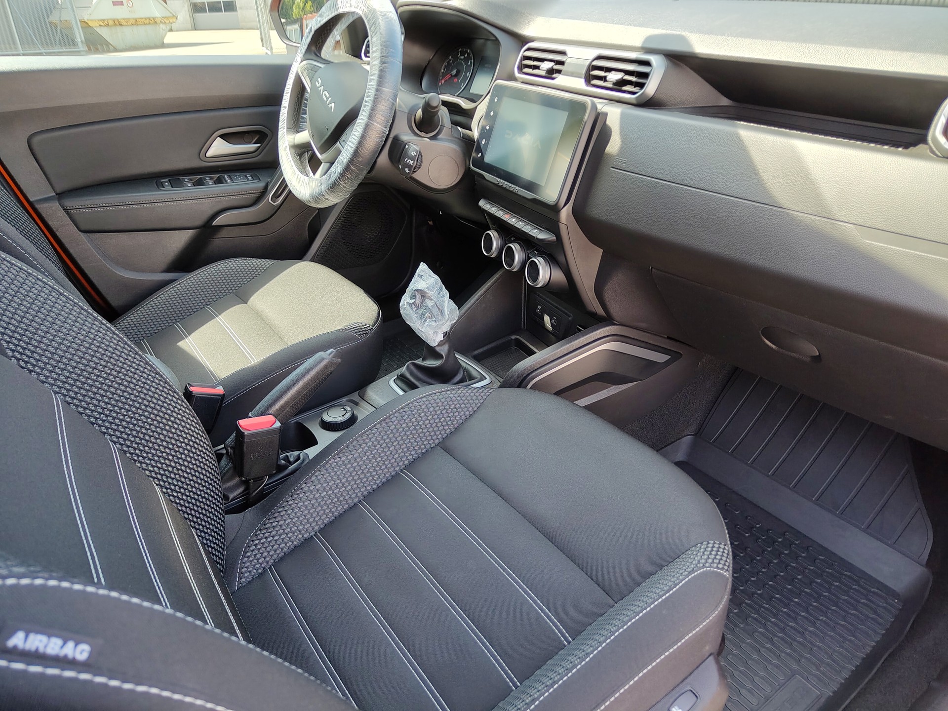 DACIA Duster TCe 150 Journey+ 4x4-image-6