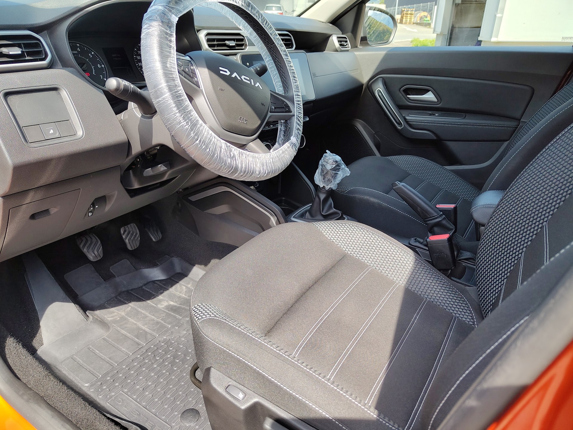DACIA Duster TCe 150 Journey+ 4x4-image-4