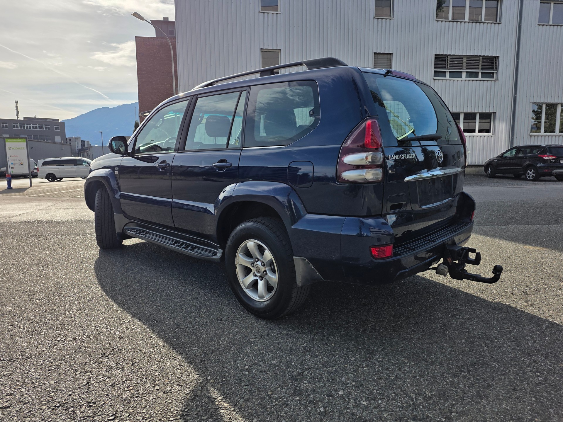 TOYOTA LAND CRUISER-image-4