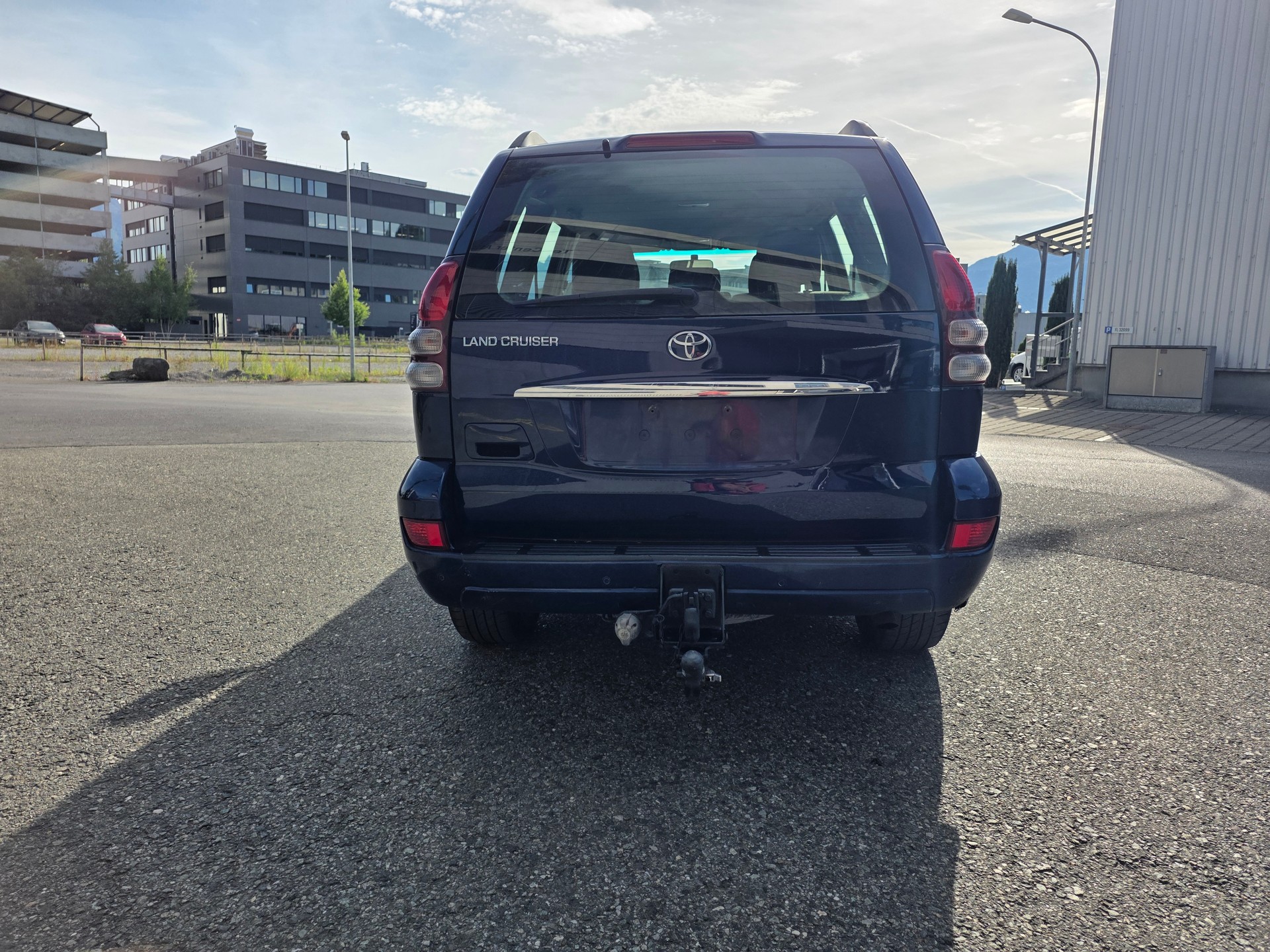 TOYOTA LAND CRUISER-image-3