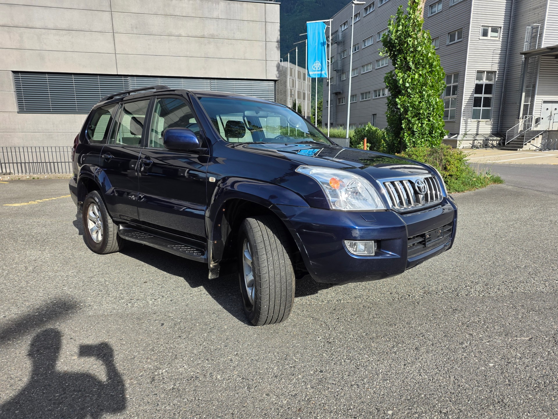 TOYOTA LAND CRUISER-image-0