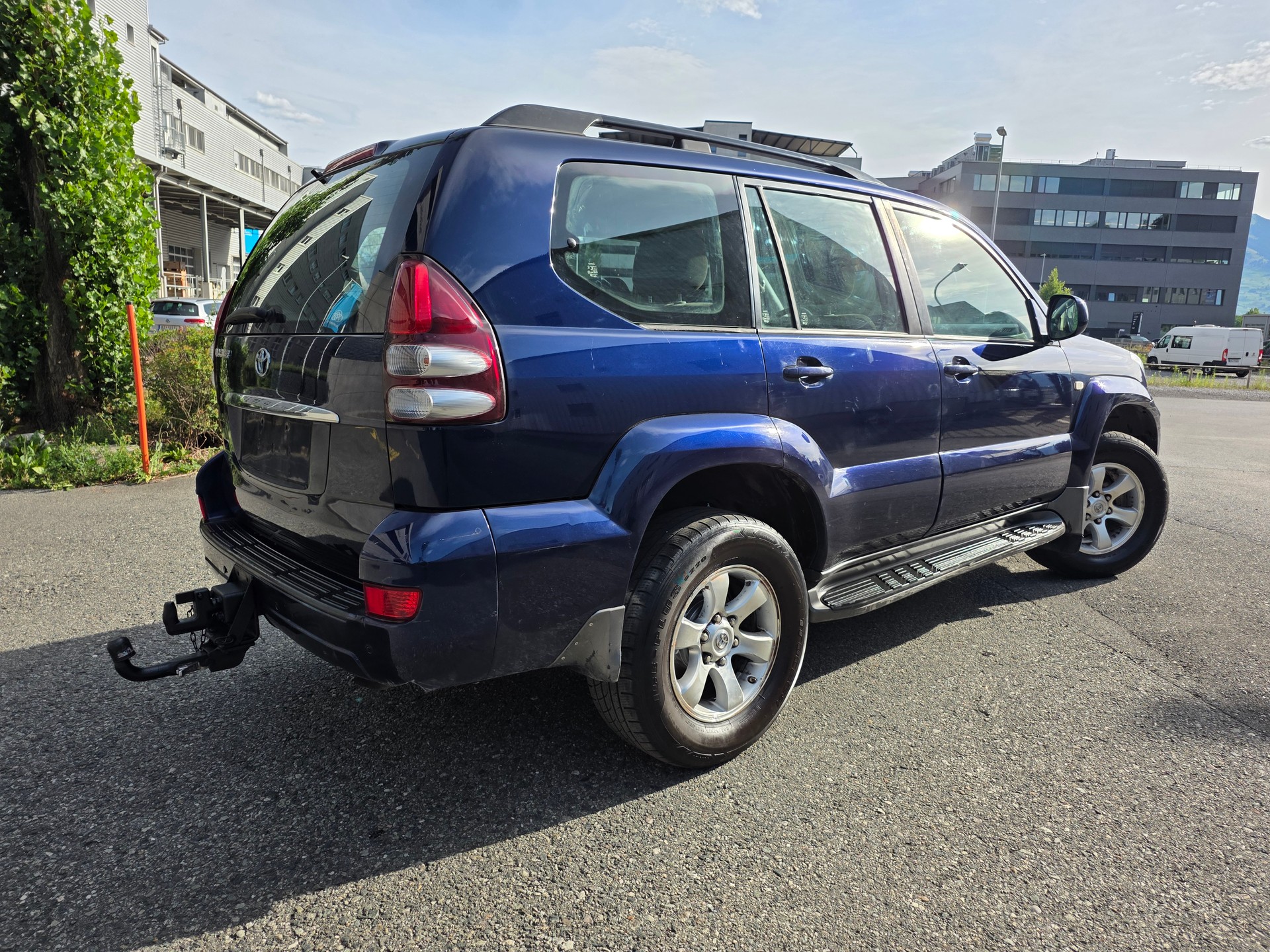 TOYOTA LAND CRUISER-image-2