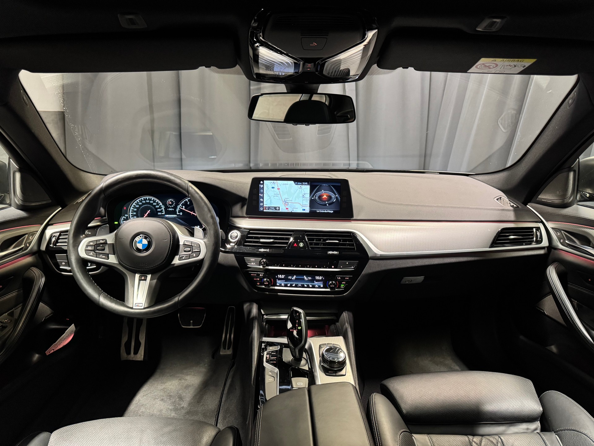 BMW M550i xDrive Steptronic(11)(M)-image-9