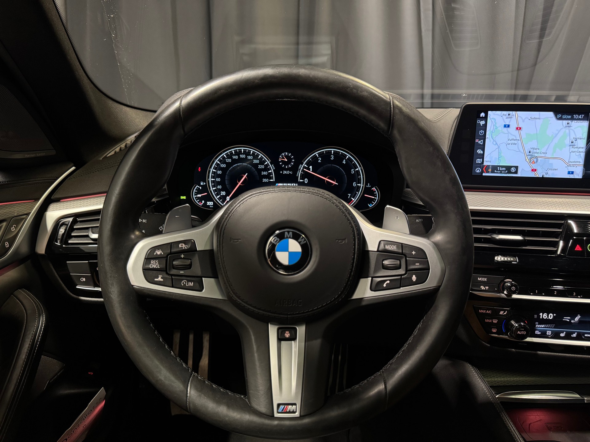 BMW M550i xDrive Steptronic(11)(M)-image-10