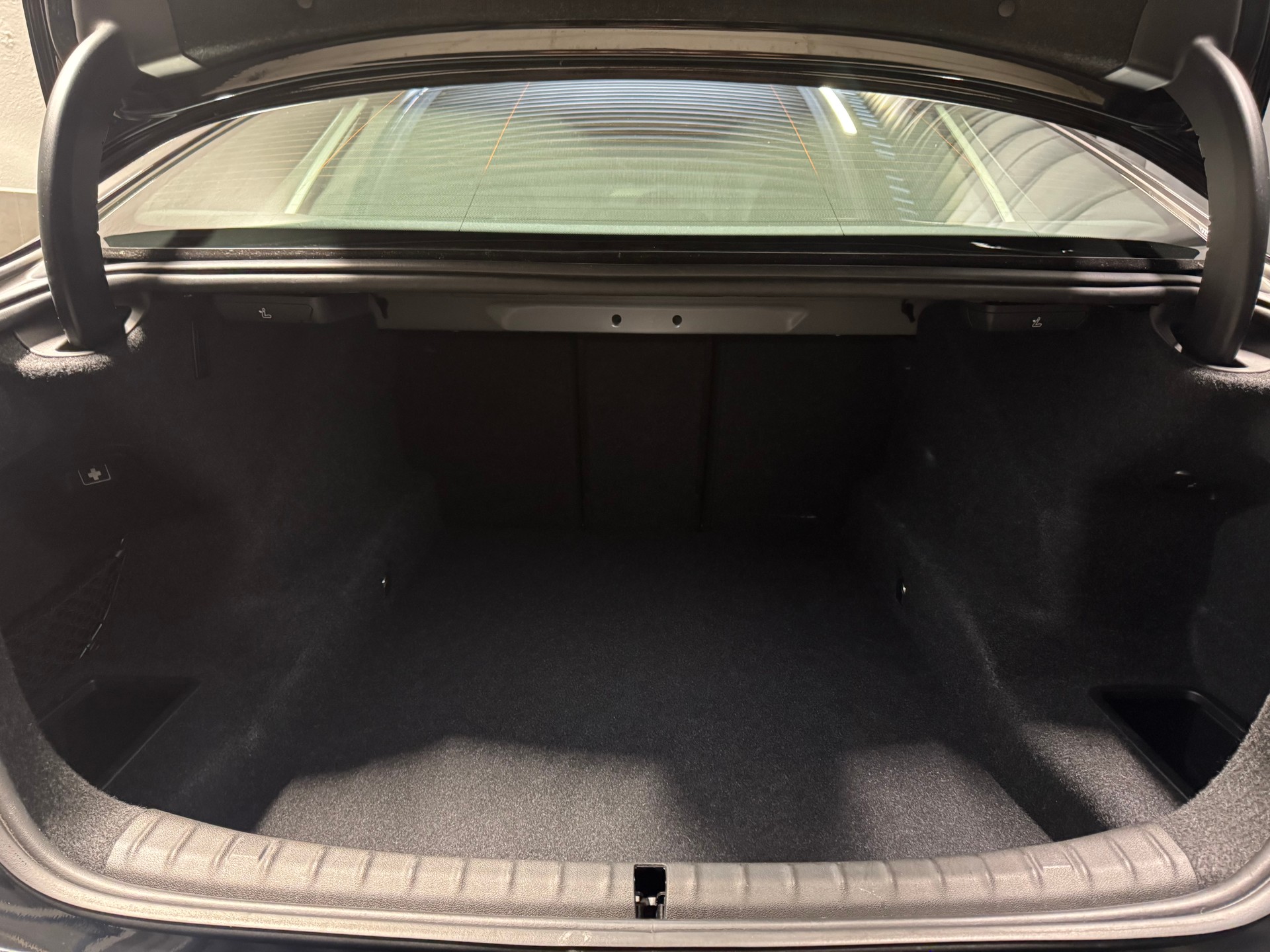 BMW M550i xDrive Steptronic(11)(M)-image-25