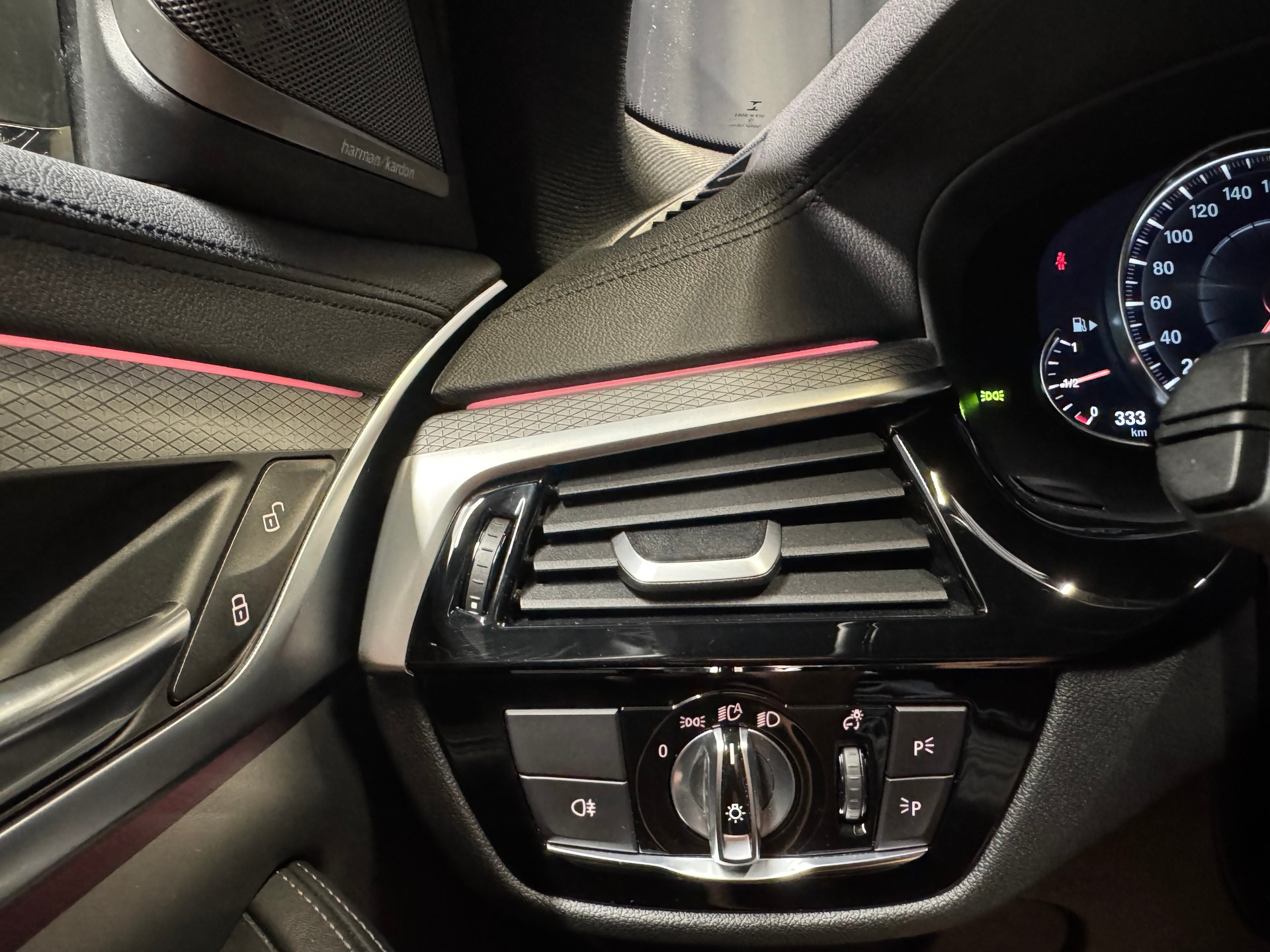 BMW M550i xDrive Steptronic(11)(M)-image-20
